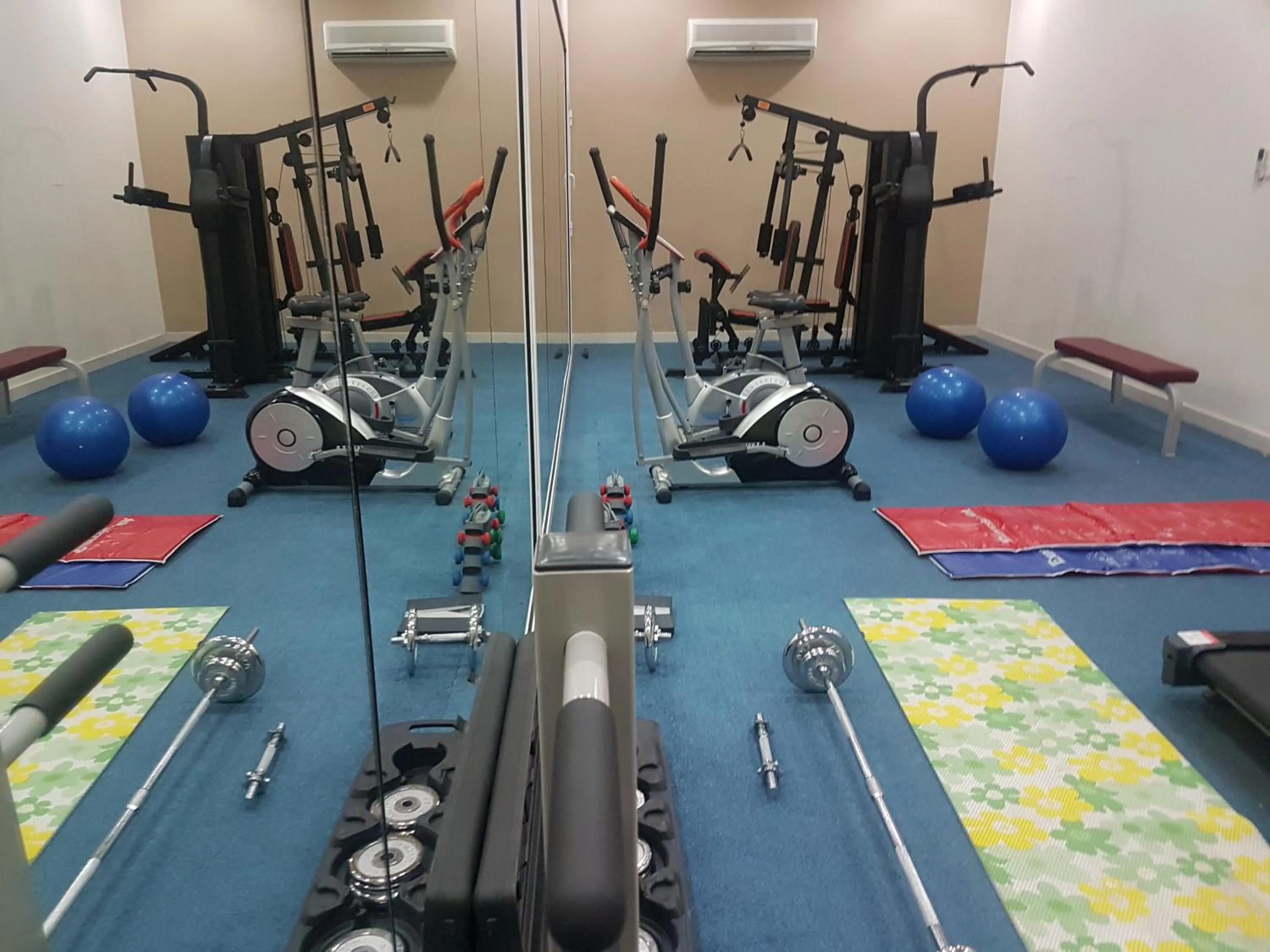 Fitness centre/facilities in Royal Gardens Hotel