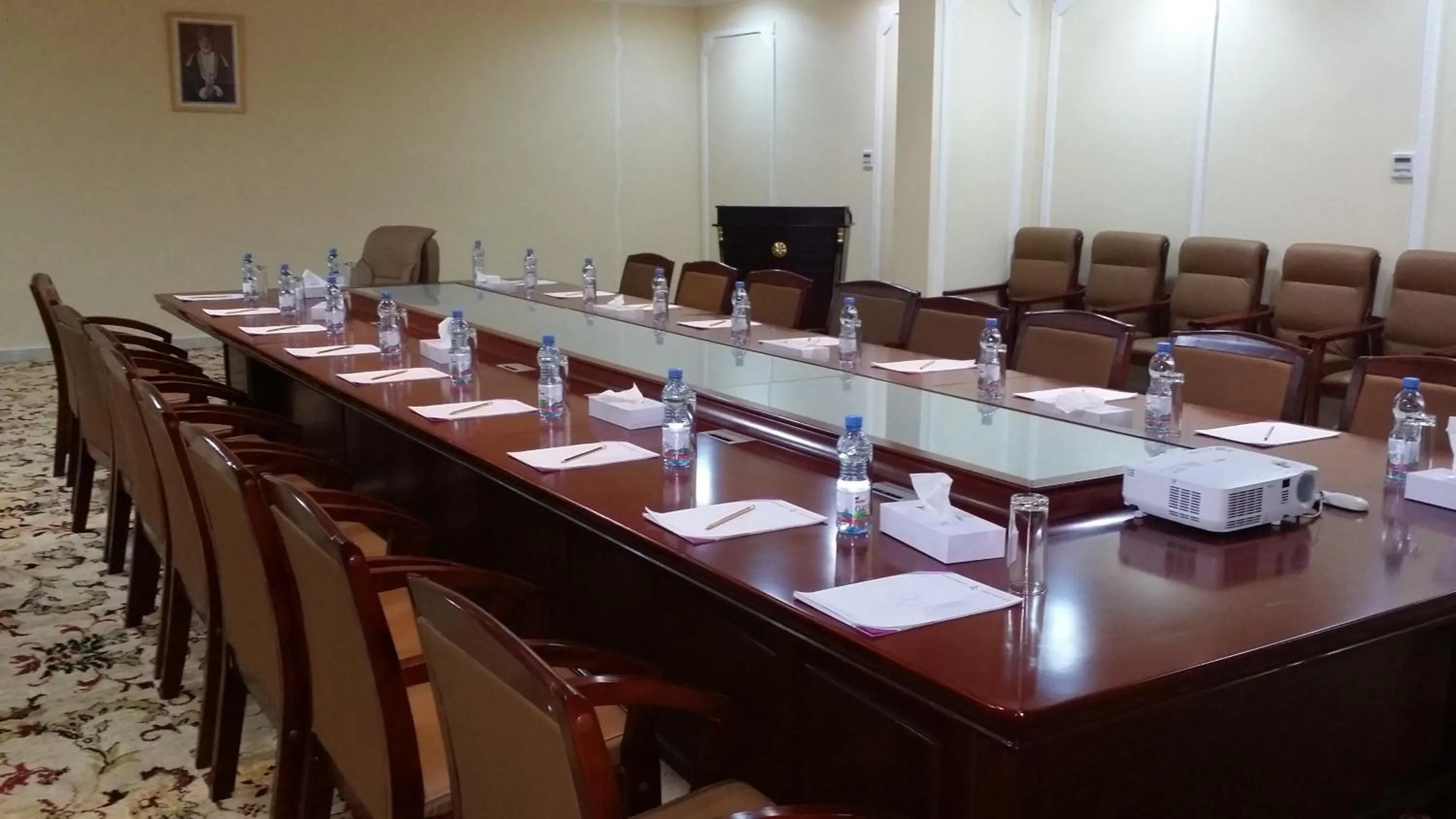 Business facilities in Royal Gardens Hotel