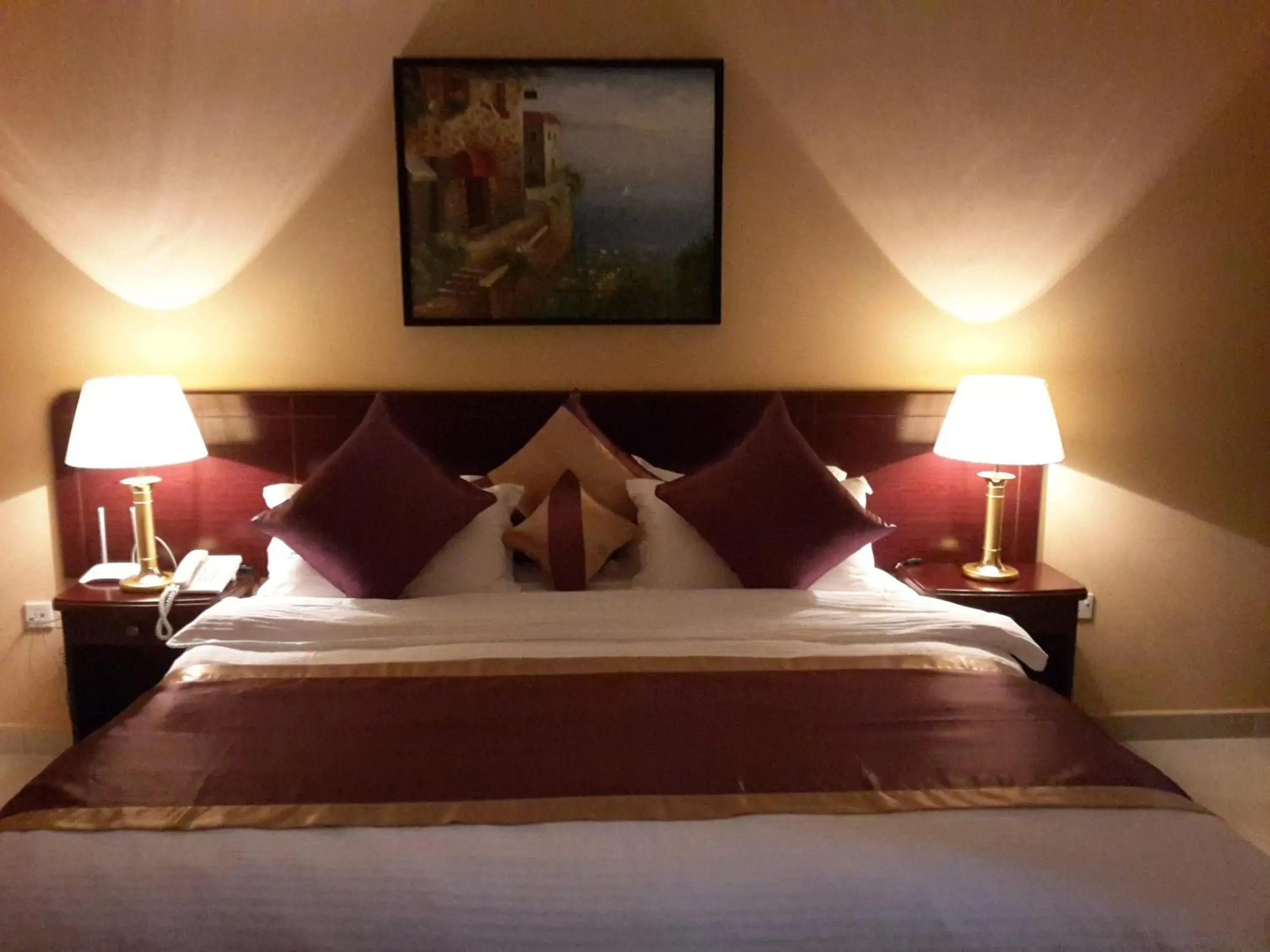 Bed in Royal Gardens Hotel Bed in Royal Gardens Hotel