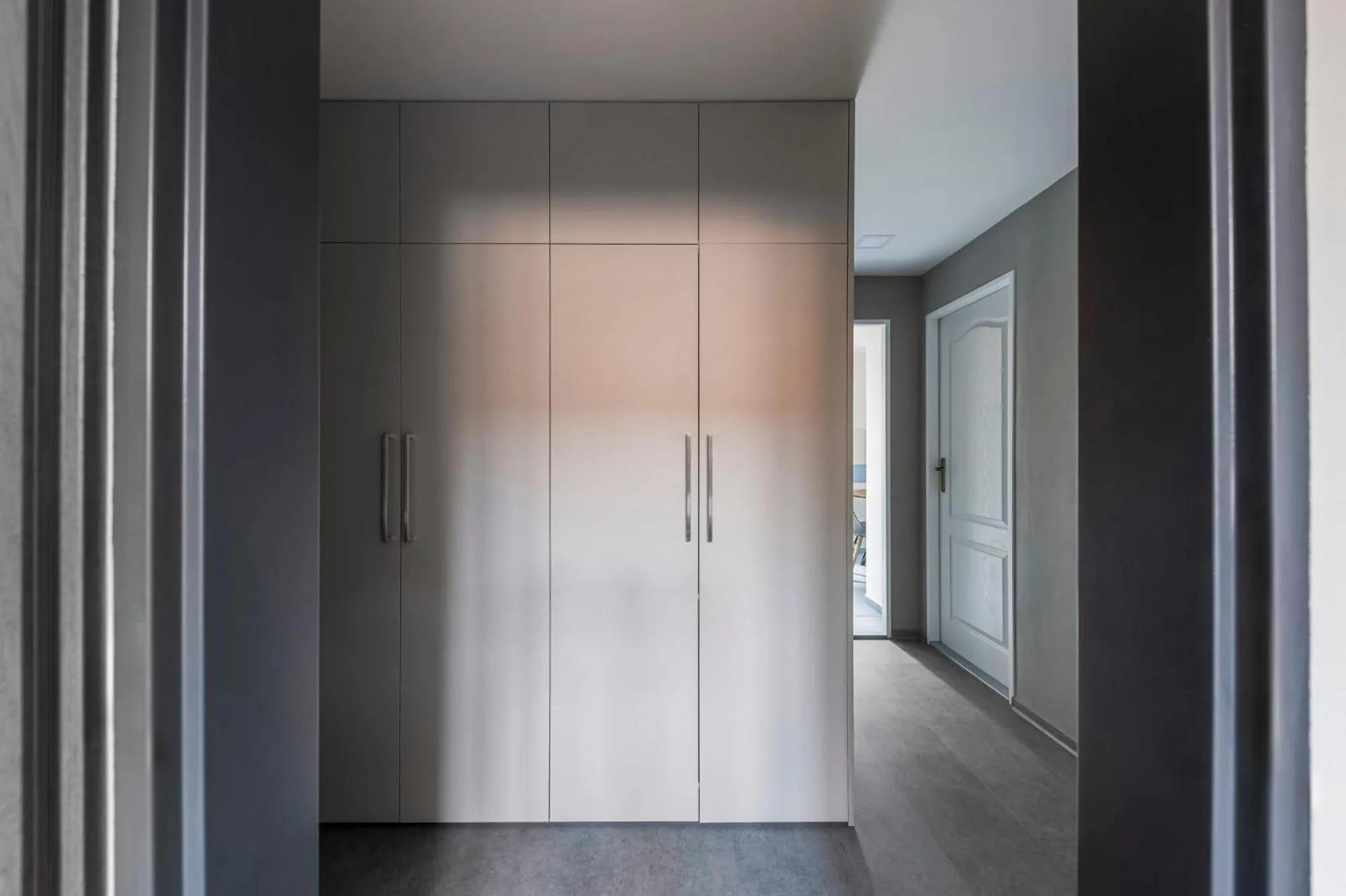 wardrobe in Koruna Hotel