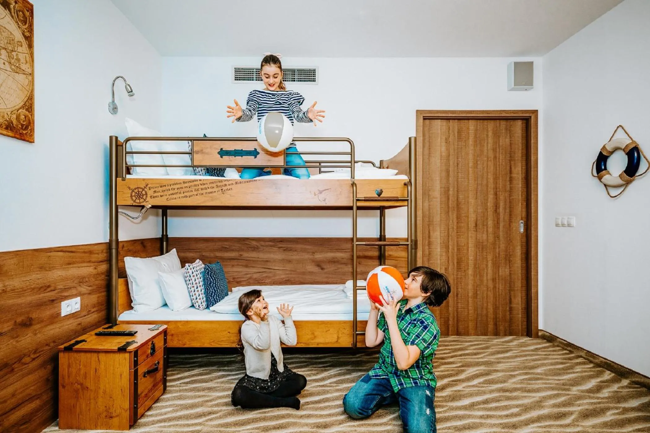 Entertainment, Bed in Aquapalace Hotel Prague