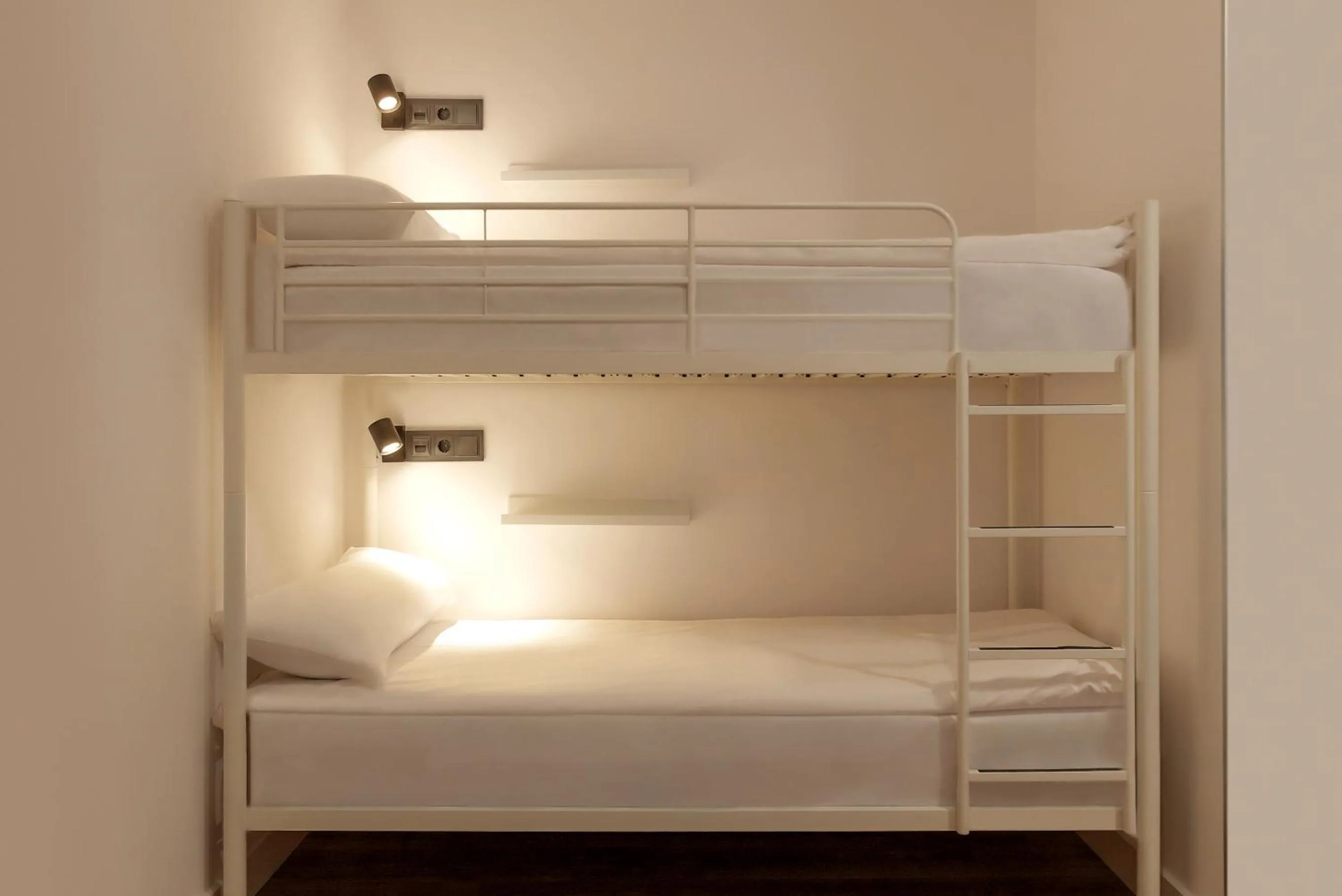bunk bed, Bed in Woohoo Rooms Boutique Sol