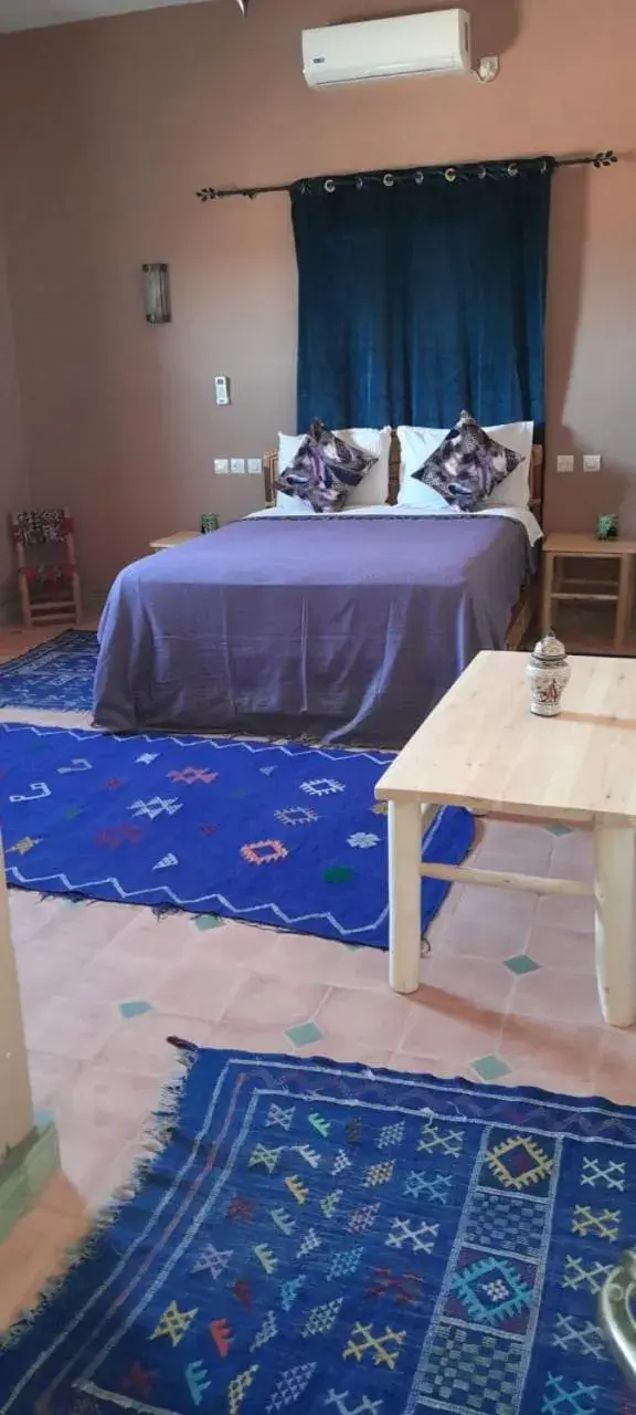 Quadruple Room with Mountain View in LESCALE DE OUARZAZATE Quadruple Room with Mountain View in LESCALE DE OUARZAZATE