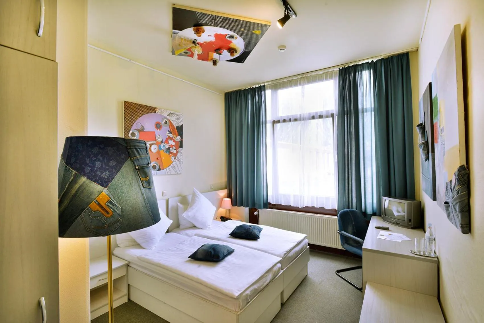 Day, Bed in Berlin ART Hotel