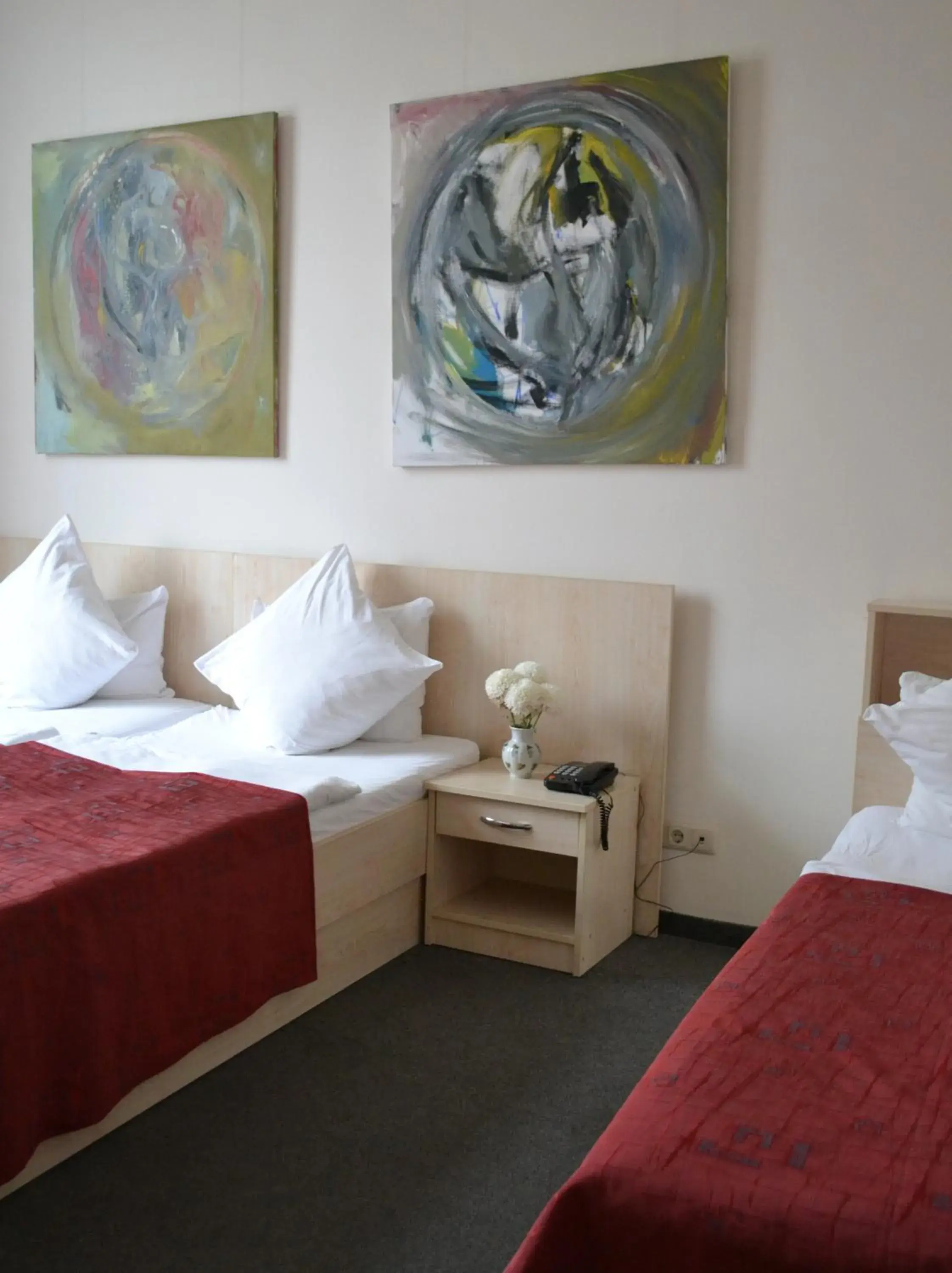 Triple Room with Private Bathroom in Berlin ART Hotel Triple Room with Private Bathroom in Berlin ART Hotel