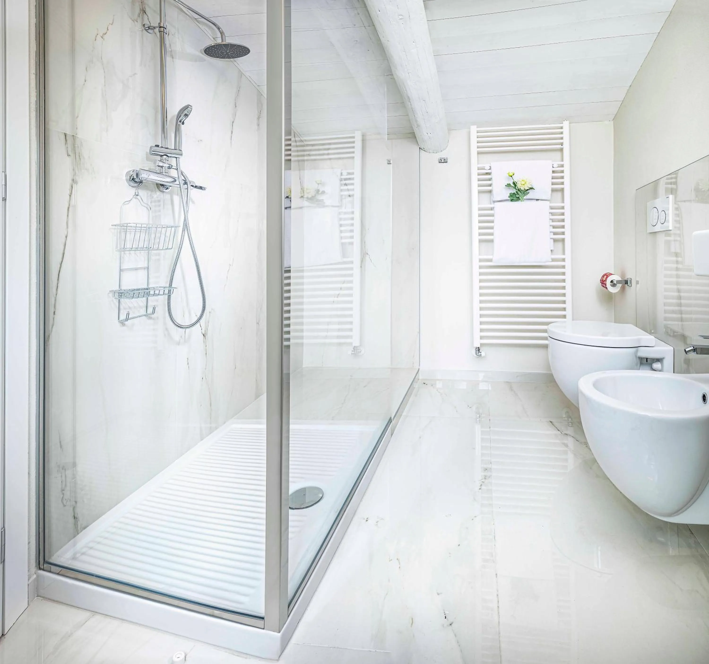 Shower in Villa Gremì - Monforte d'Alba