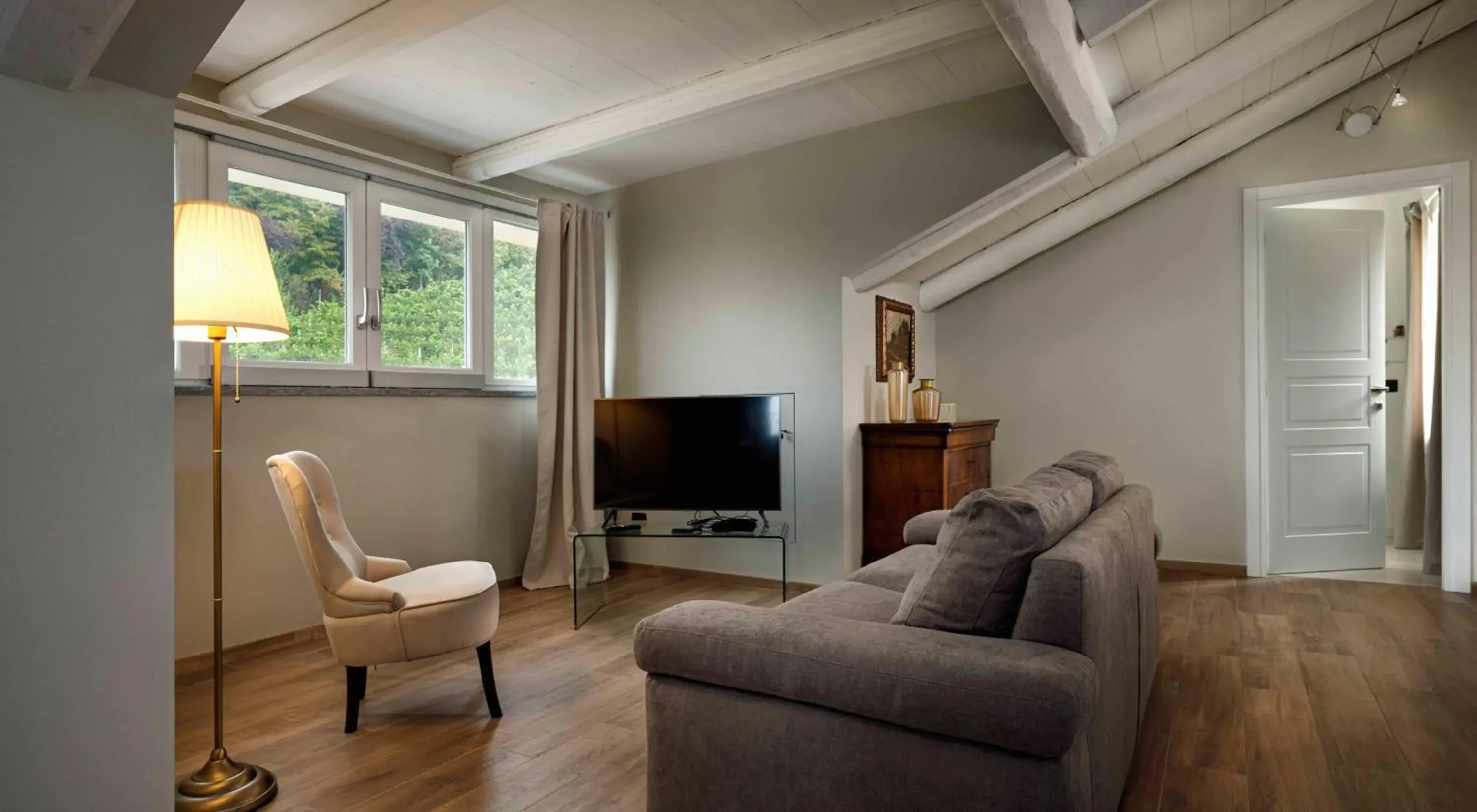 Penthouse Apartment in Villa Gremì - Monforte d'Alba Penthouse Apartment in Villa Gremì - Monforte d'Alba