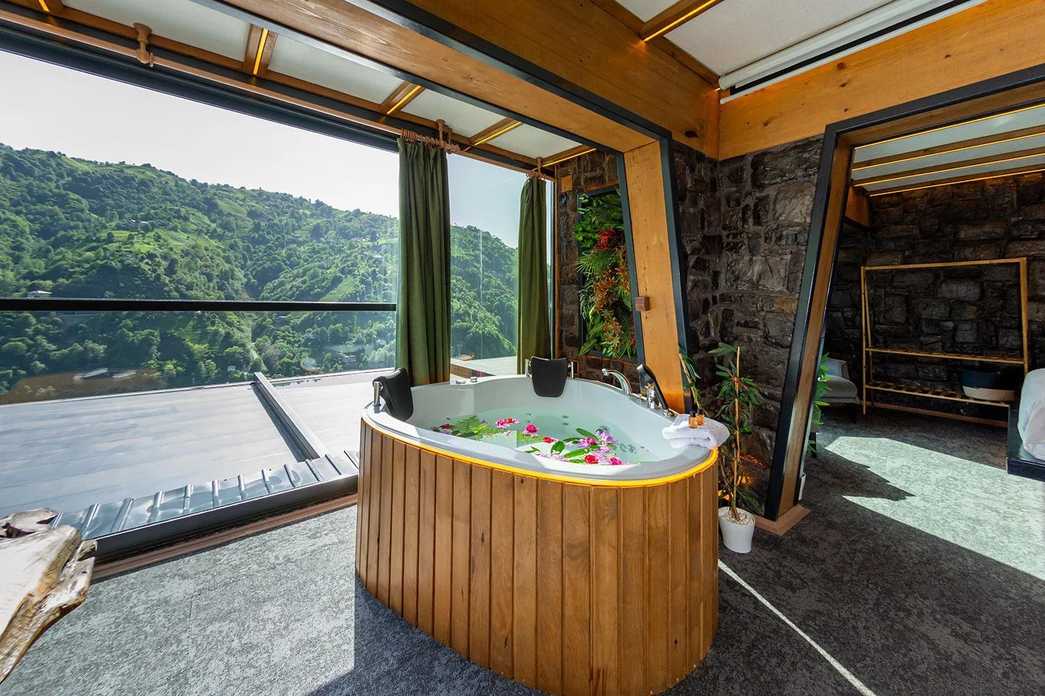 Natural landscape in Pavri suit bungalov