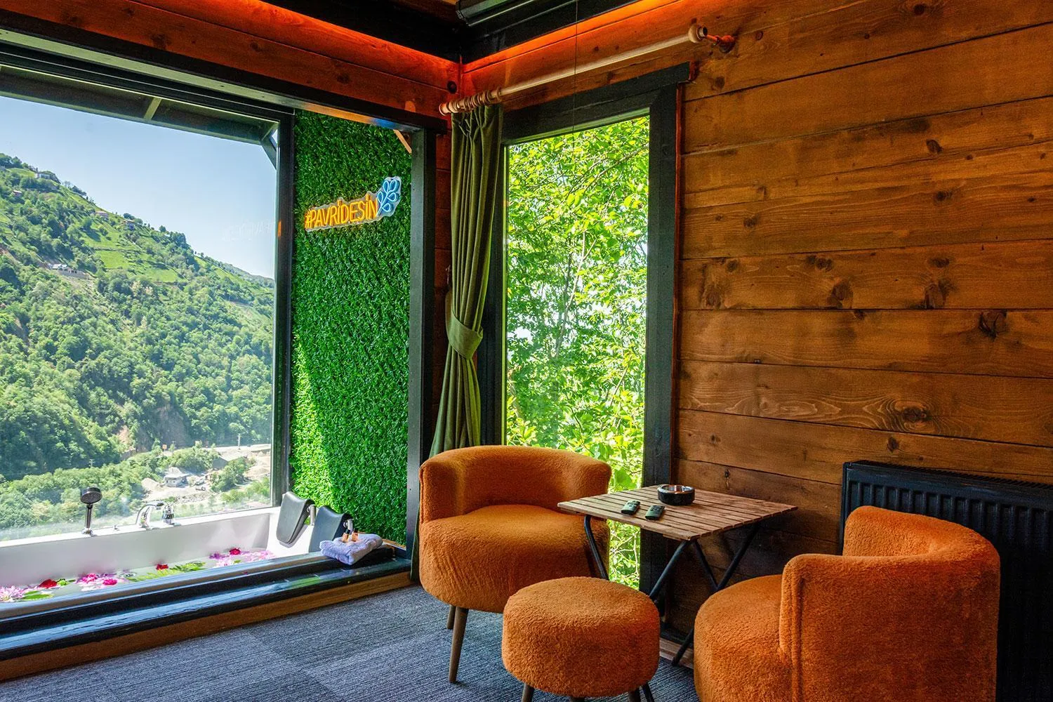 Spring in Pavri suit bungalov