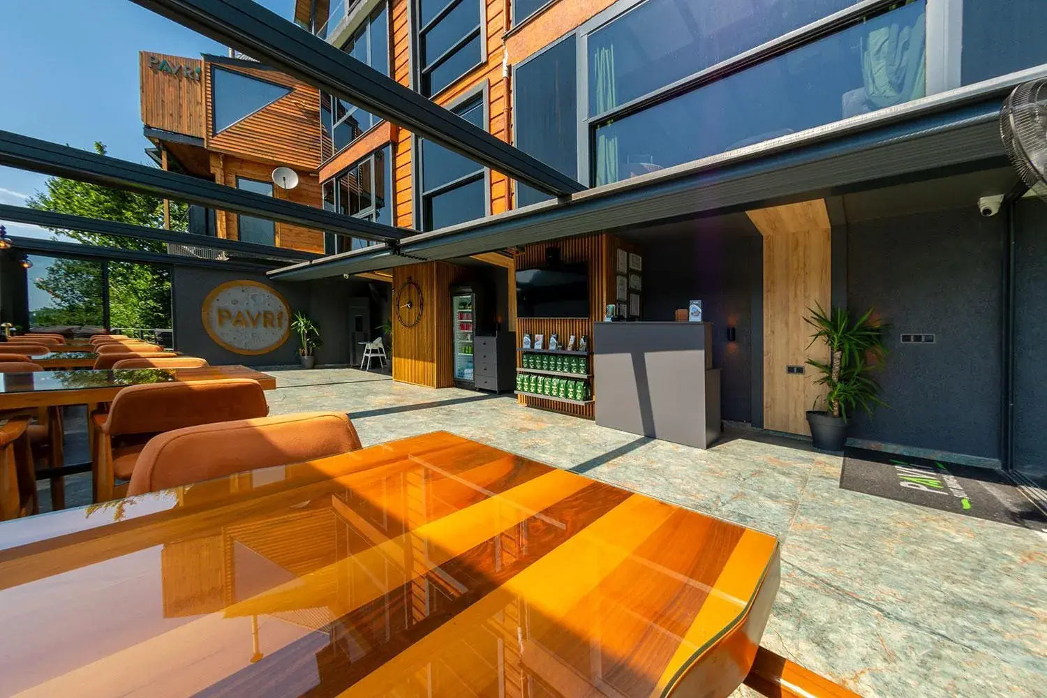 Restaurant/places to eat in Pavri suit bungalov Restaurant/places to eat in Pavri suit bungalov