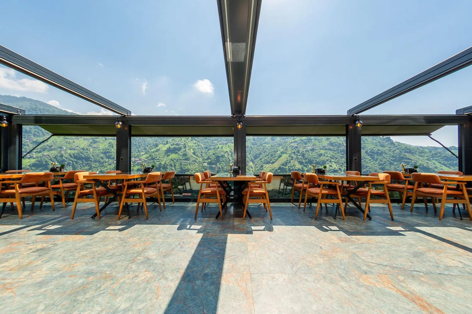 Restaurant/places to eat in Pavri suit bungalov