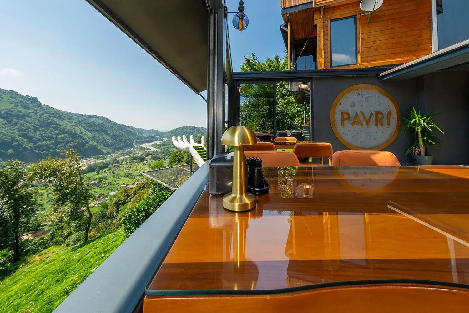 Restaurant/places to eat in Pavri suit bungalov Restaurant/places to eat in Pavri suit bungalov