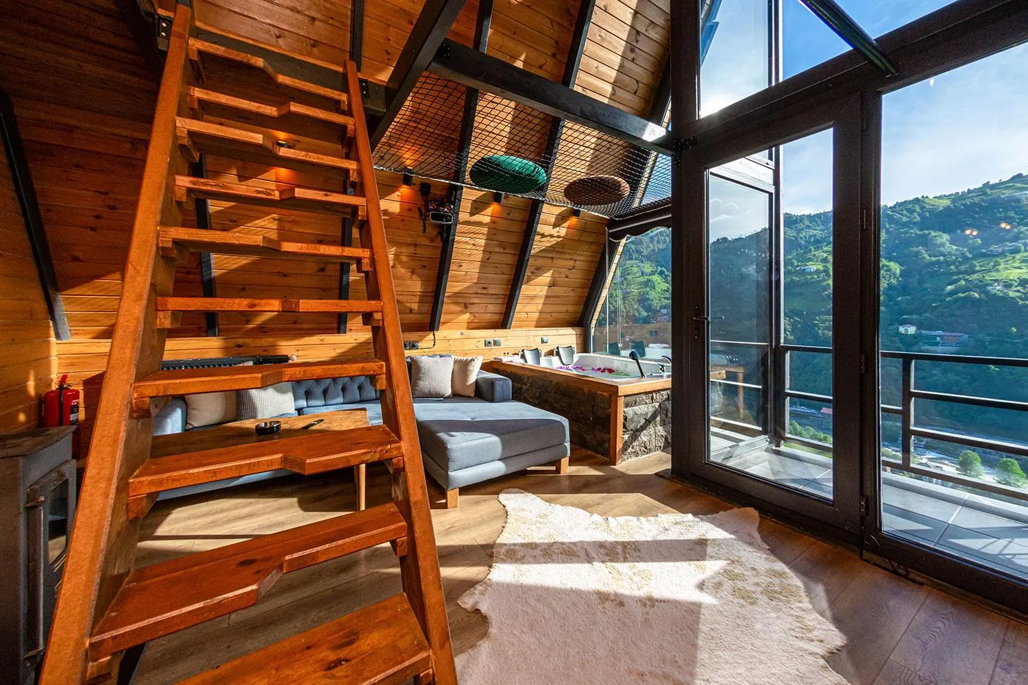 Photo of the whole room in Pavri suit bungalov