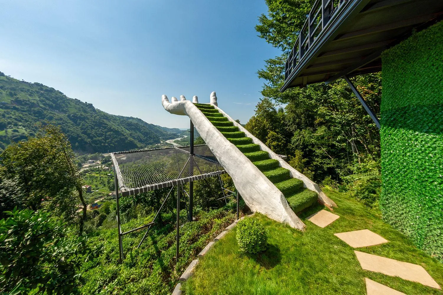 Restaurant/places to eat in Pavri suit bungalov