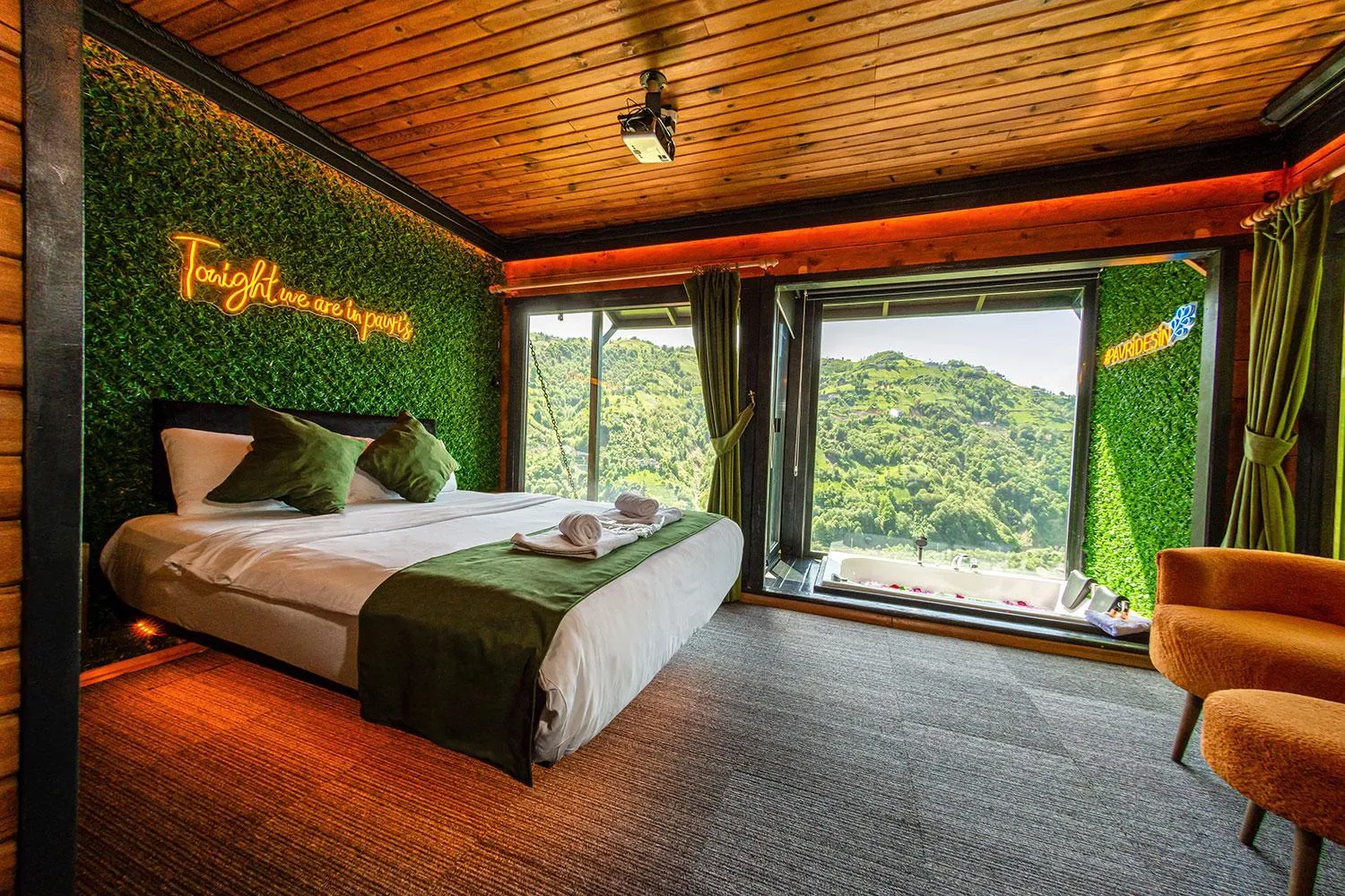 Bed in Pavri suit bungalov