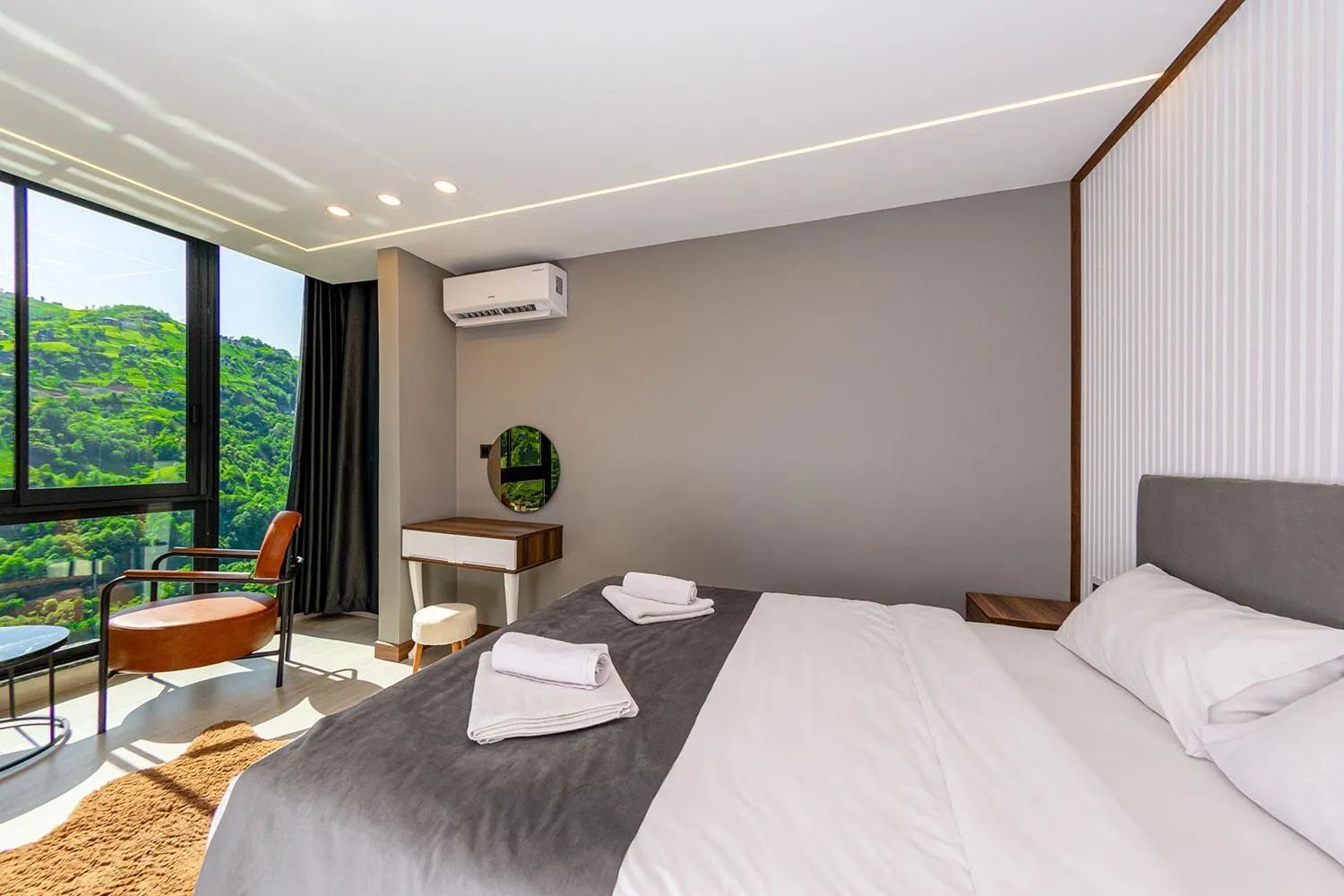 Living room, Bed in Pavri suit bungalov