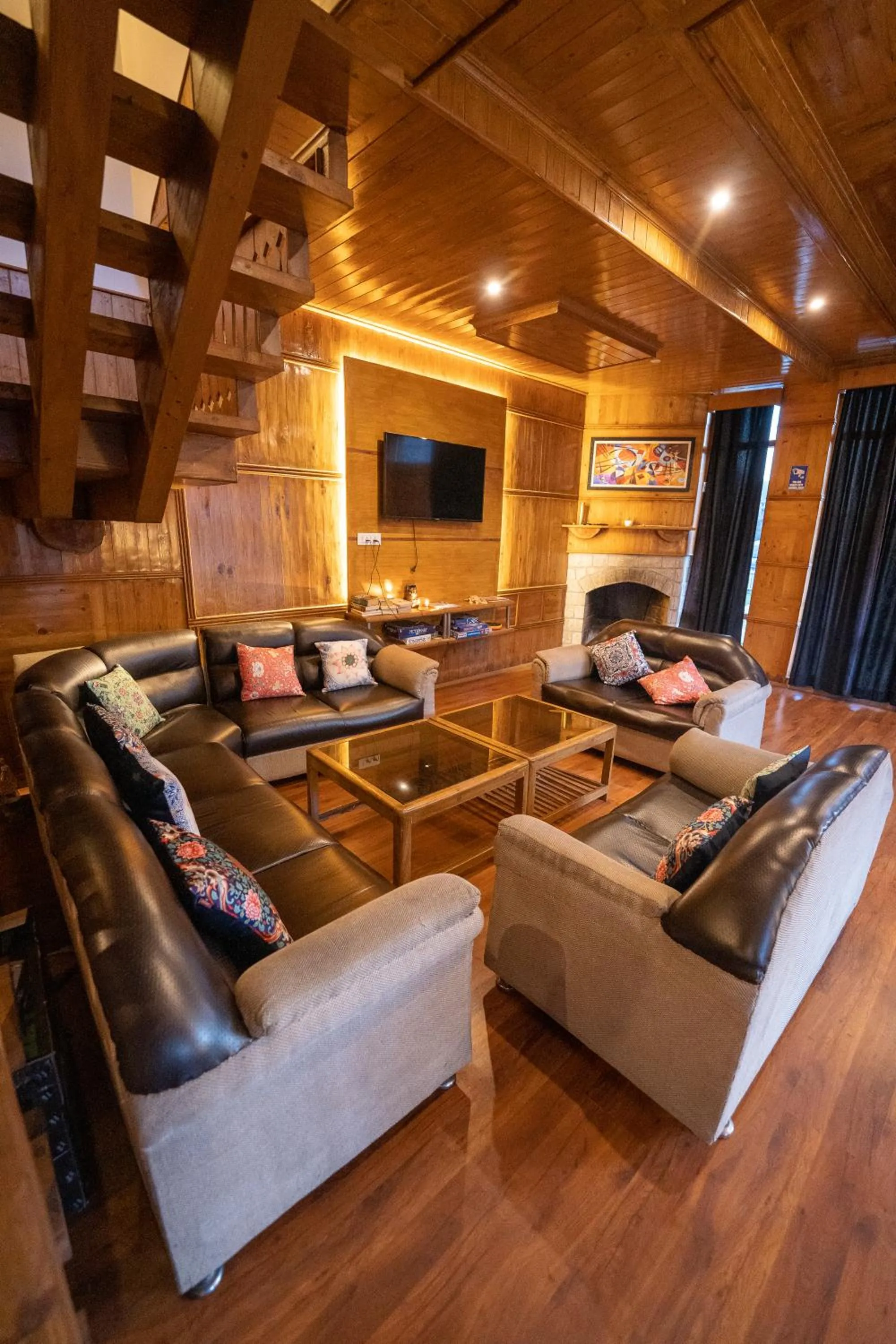 Living room in Amarys Boutique Stays Manali