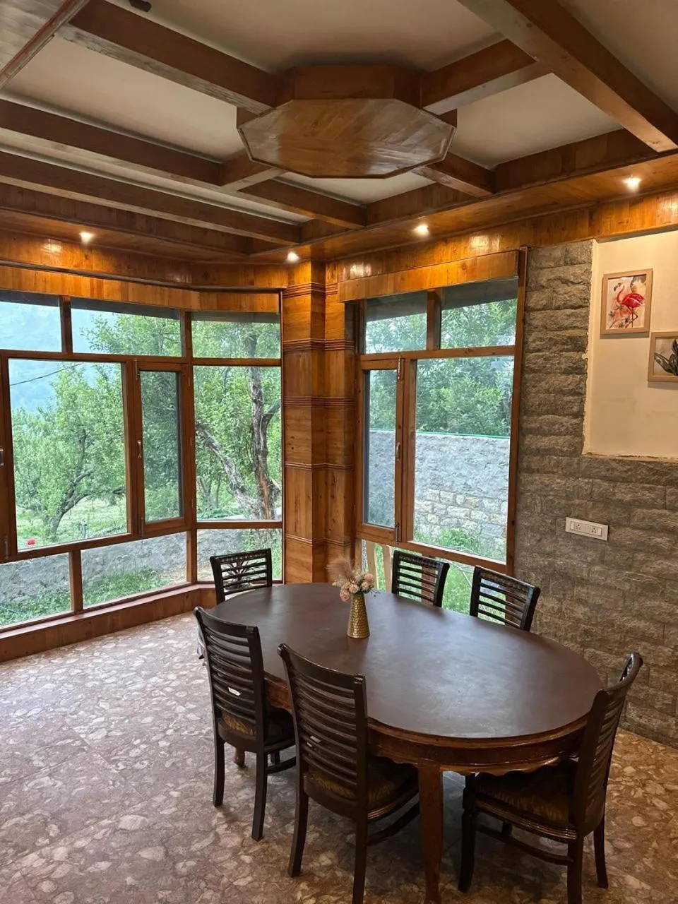 Dining area in Amarys Boutique Stays Manali