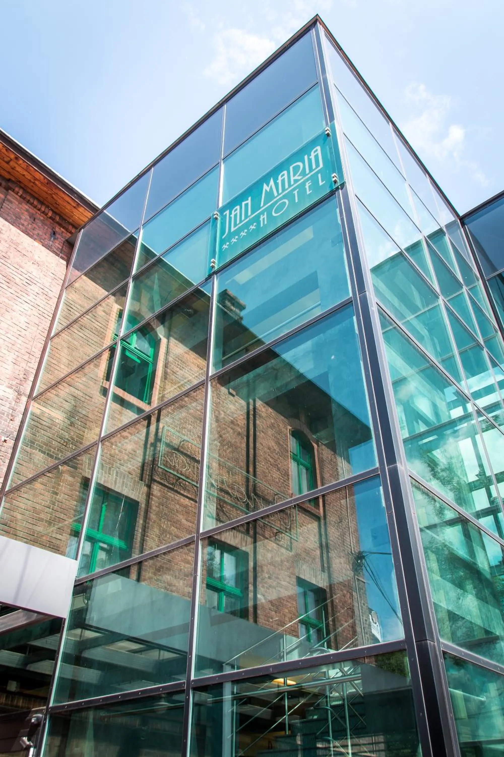 Facade/entrance in Jan Maria Hotel