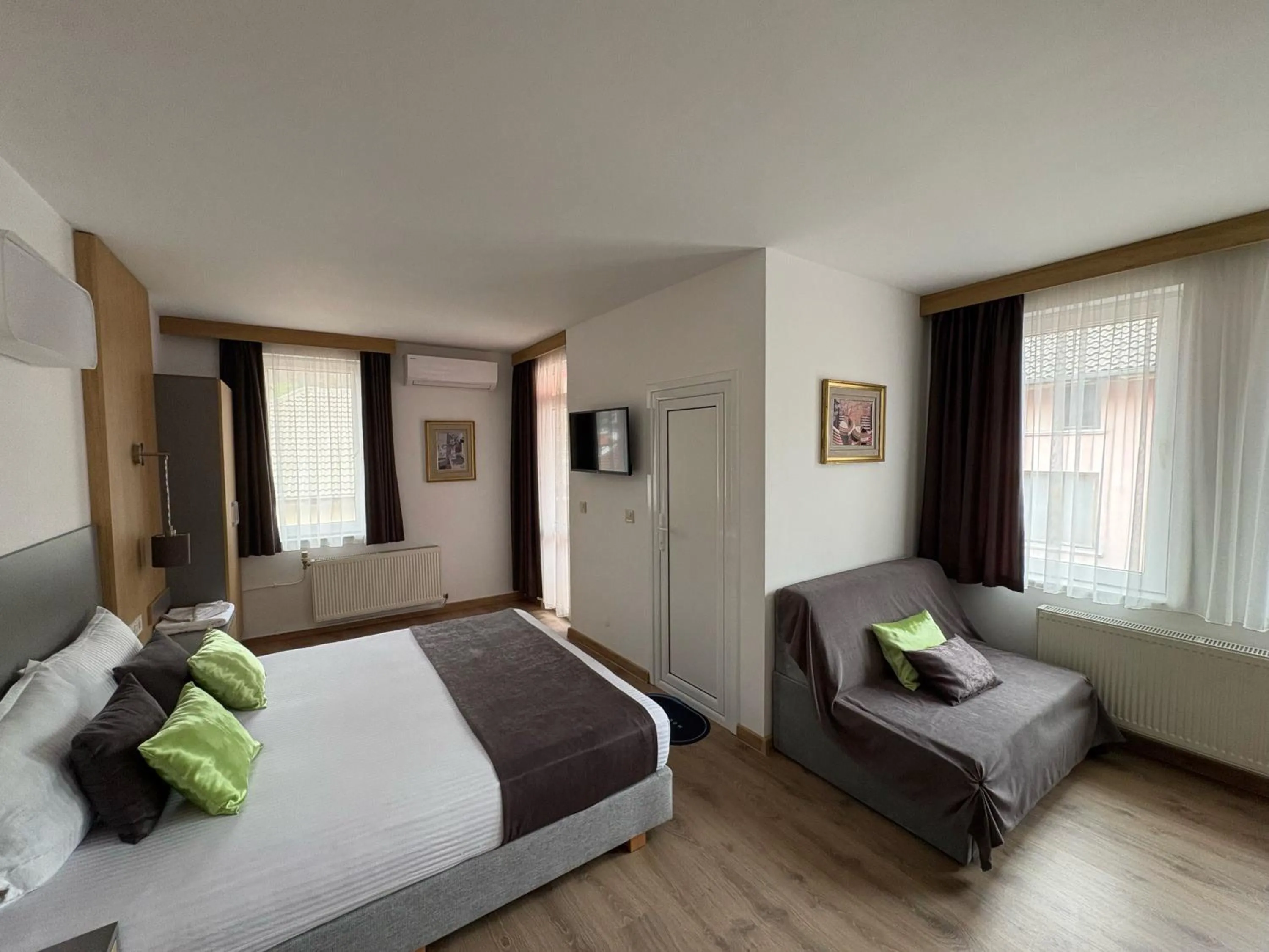 Bed in Family Hotel Flora