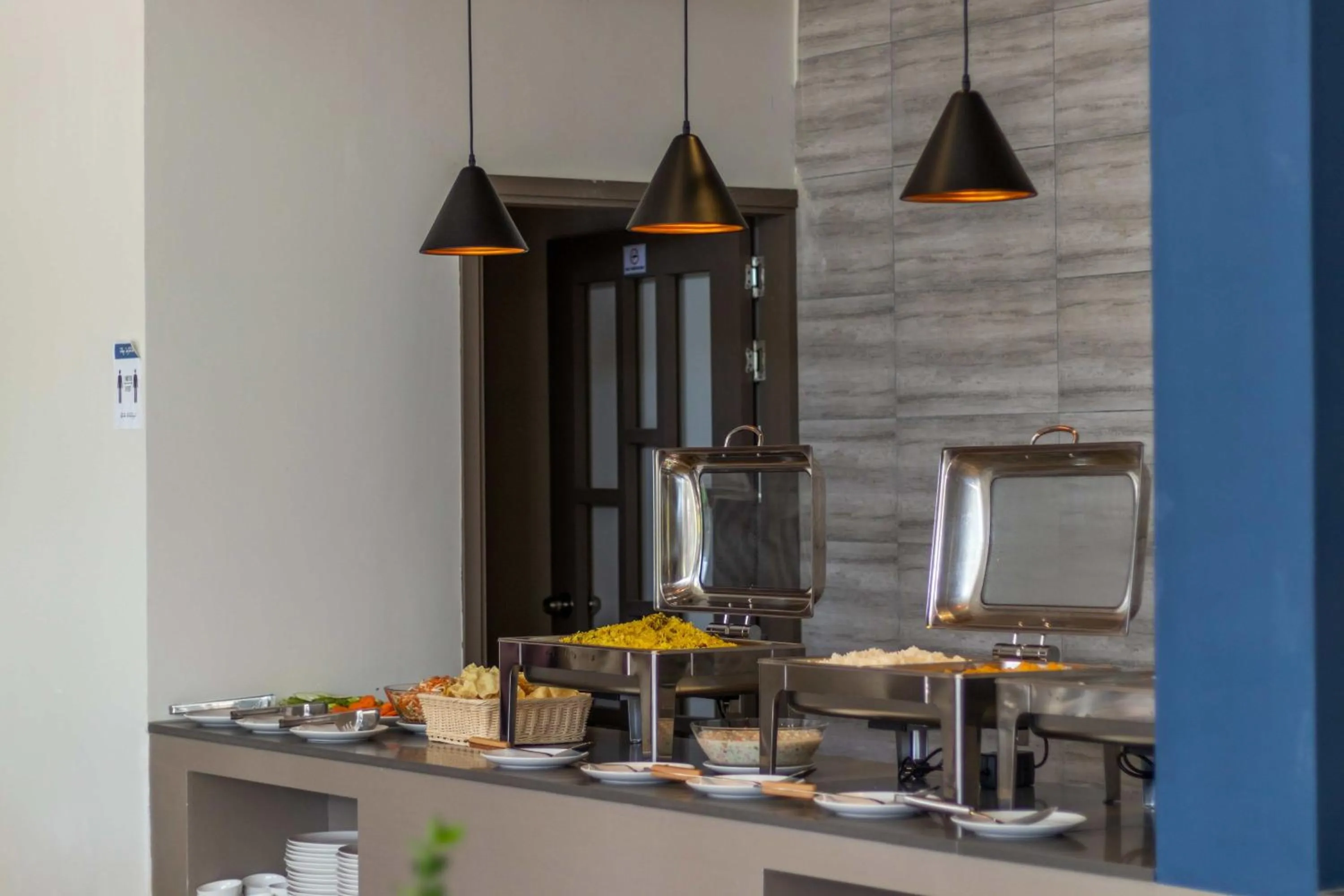 Restaurant/places to eat in Sky Beach Maldives - Dhiffushi