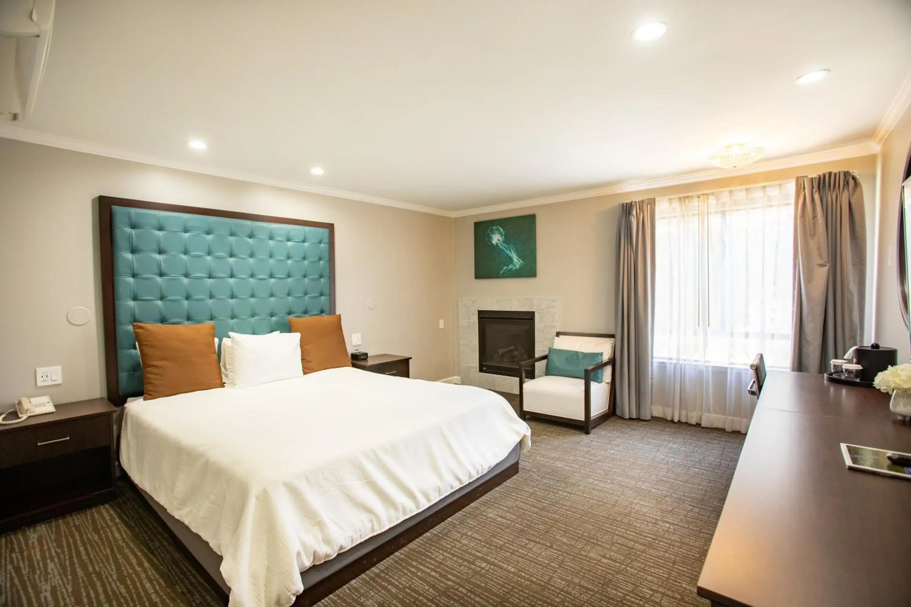 Bed in Munras Inn Bed in Munras Inn