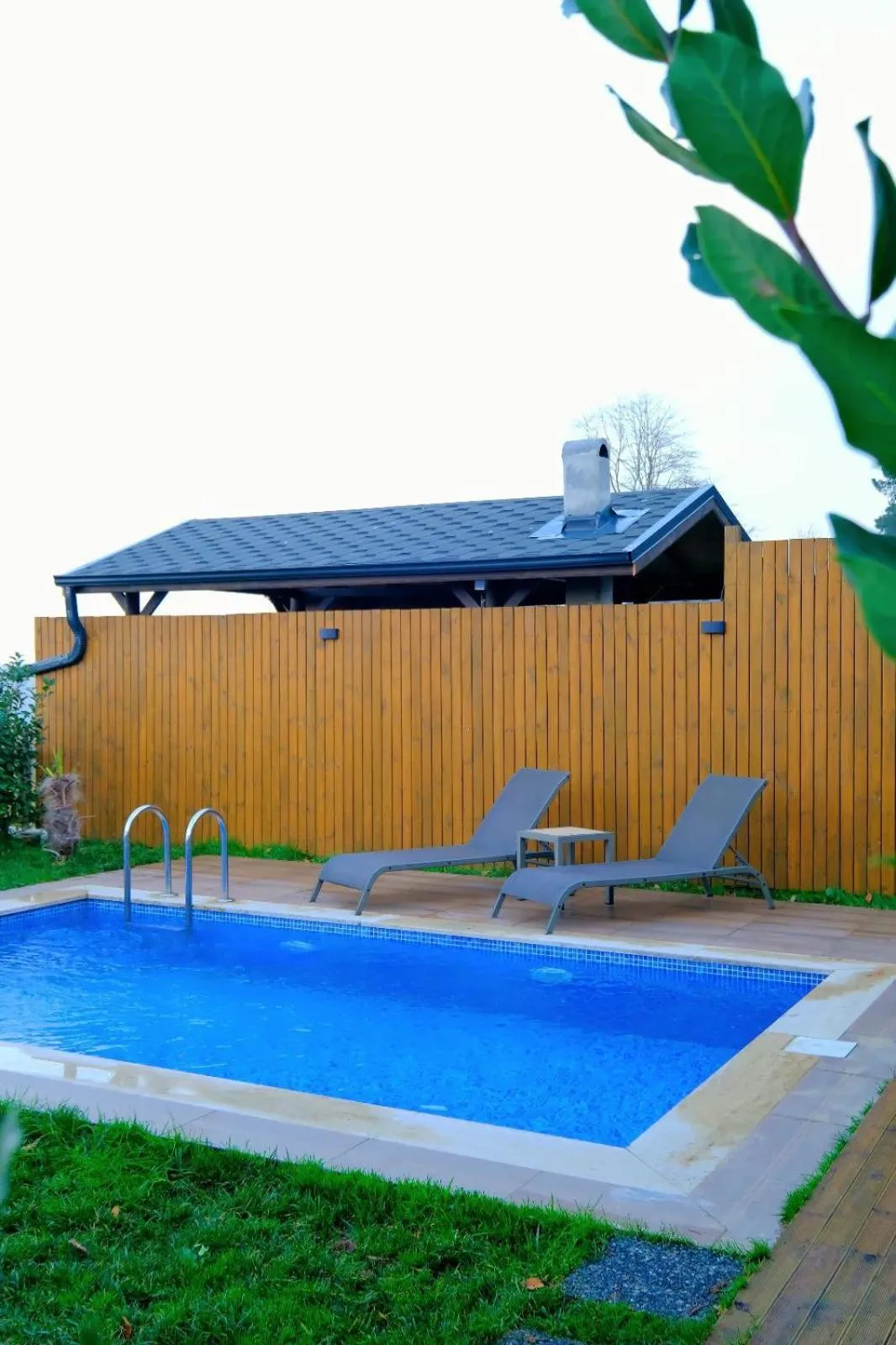 Swimming pool in Woodlodge Country Sapanca