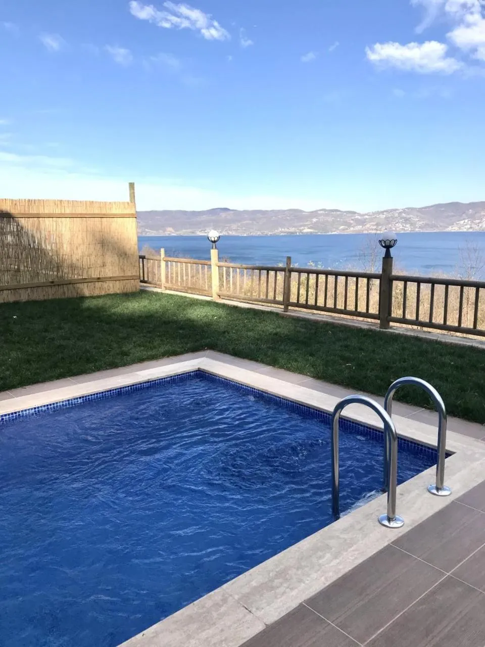 Swimming pool in Woodlodge Country Sapanca