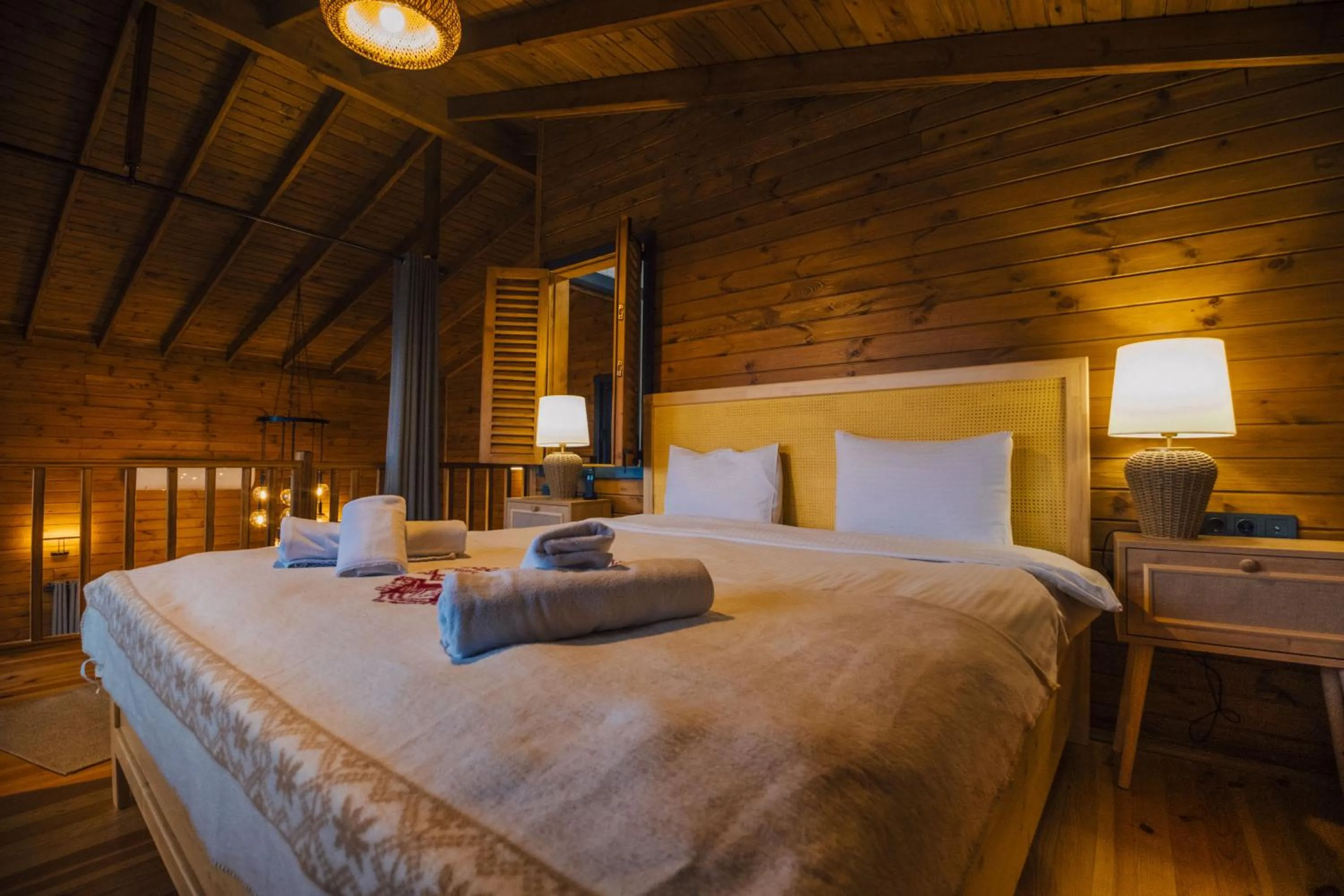 Bedroom, Bed in Woodlodge Country Sapanca