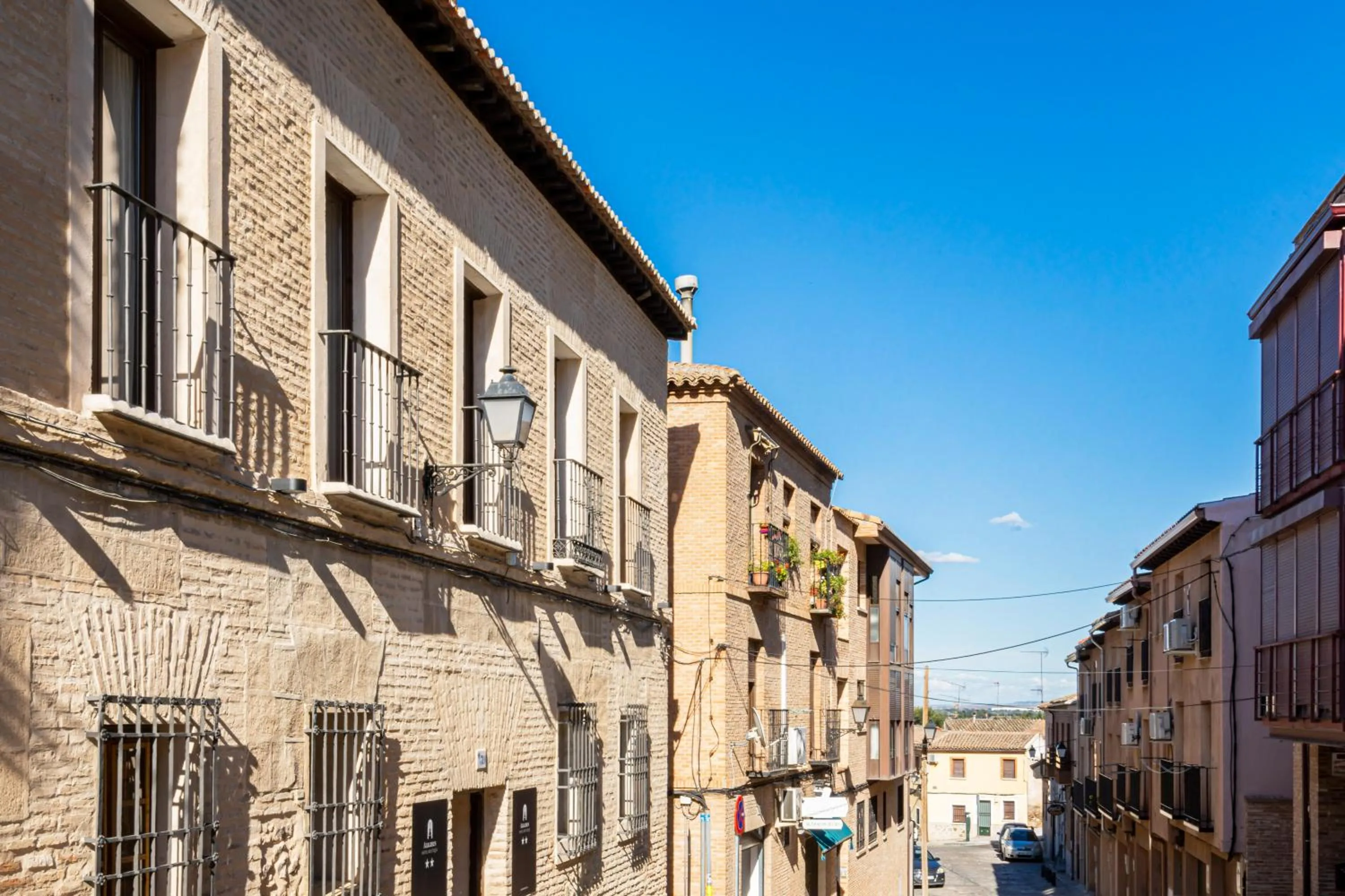 Property building in Dobo Azacanes Hostal