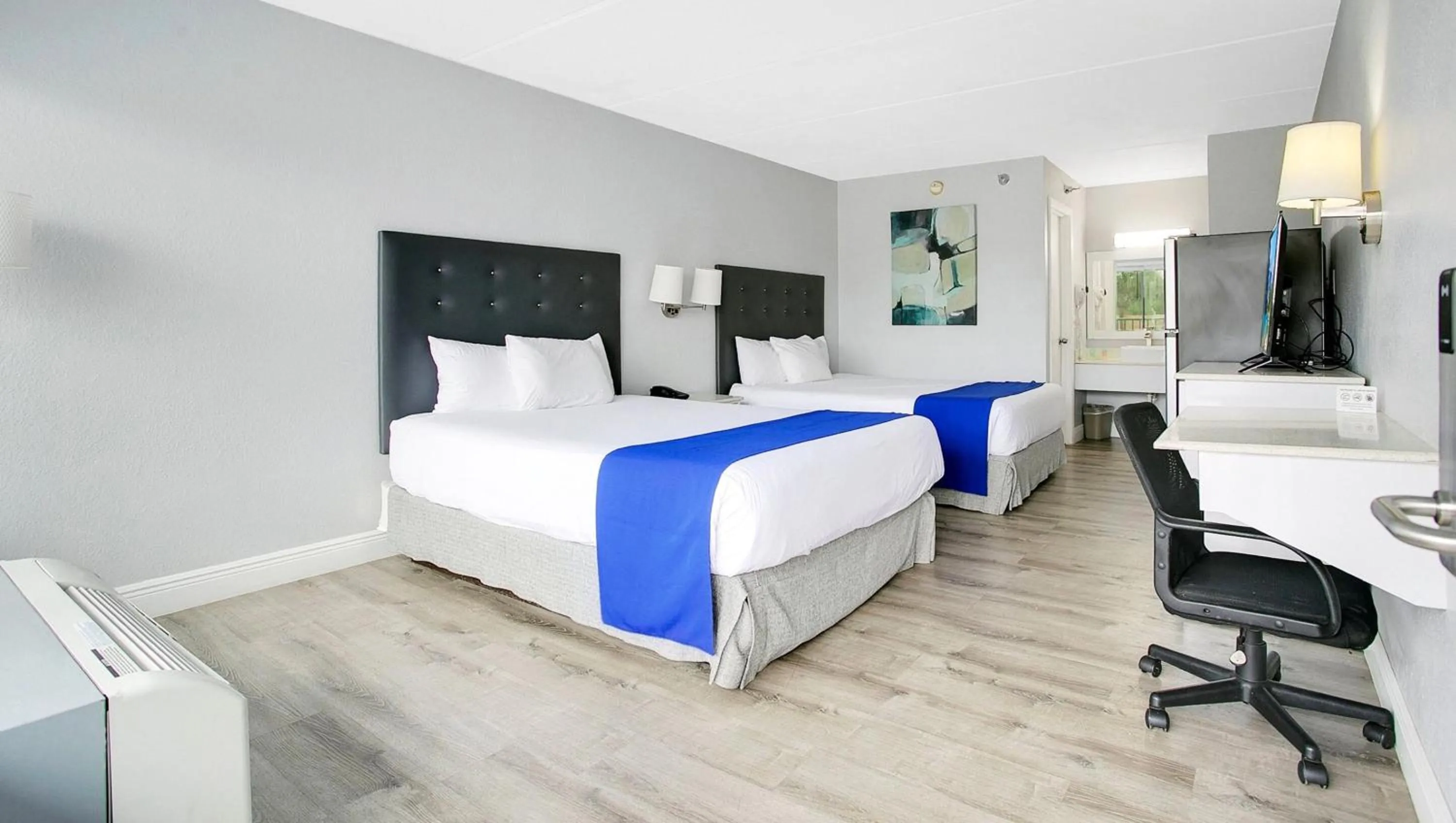 Photo of the whole room, Bed in Home 1 Suites Extended Stay - Kissimmee