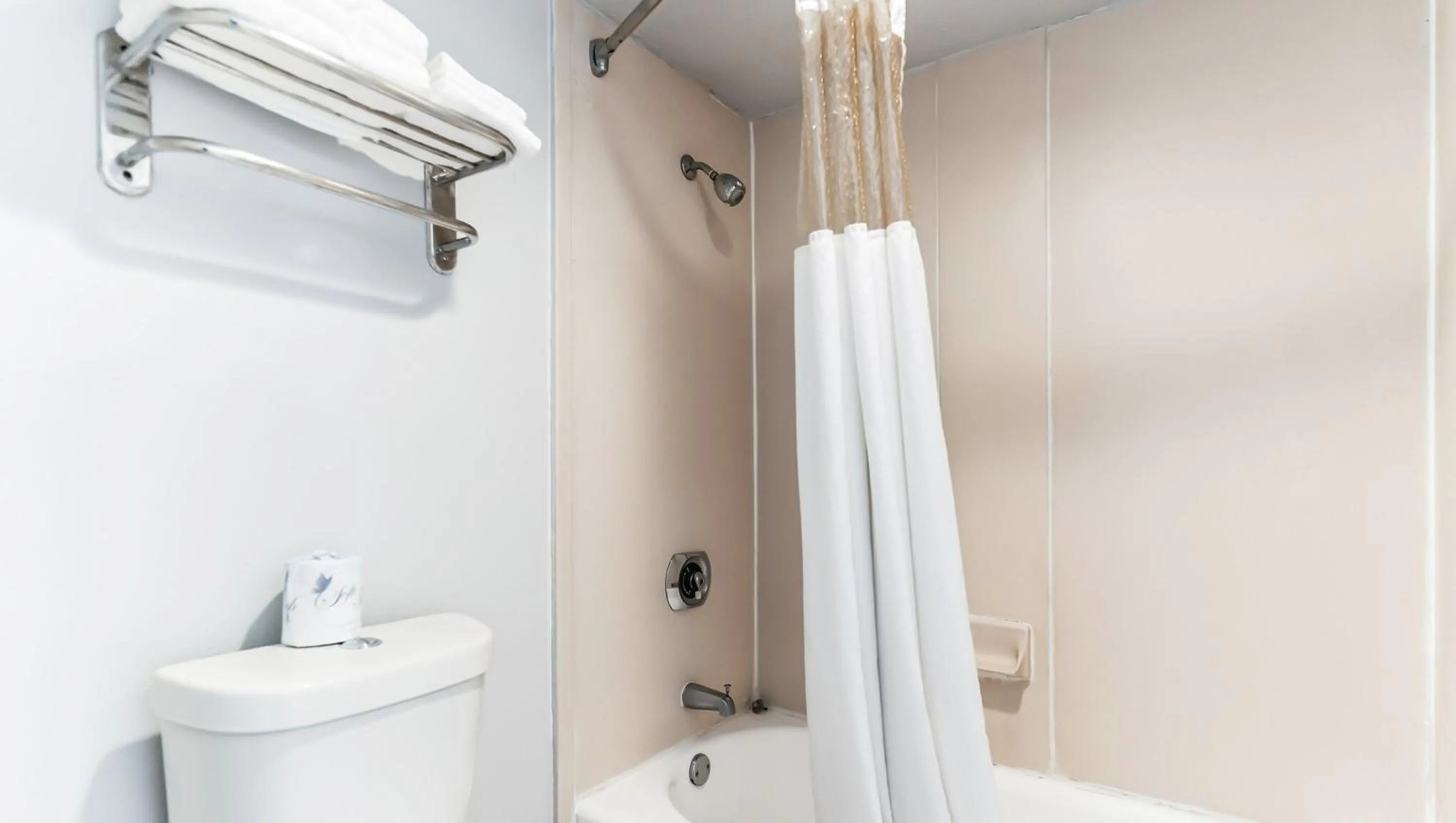 Bathroom in Home 1 Suites Extended Stay - Kissimmee