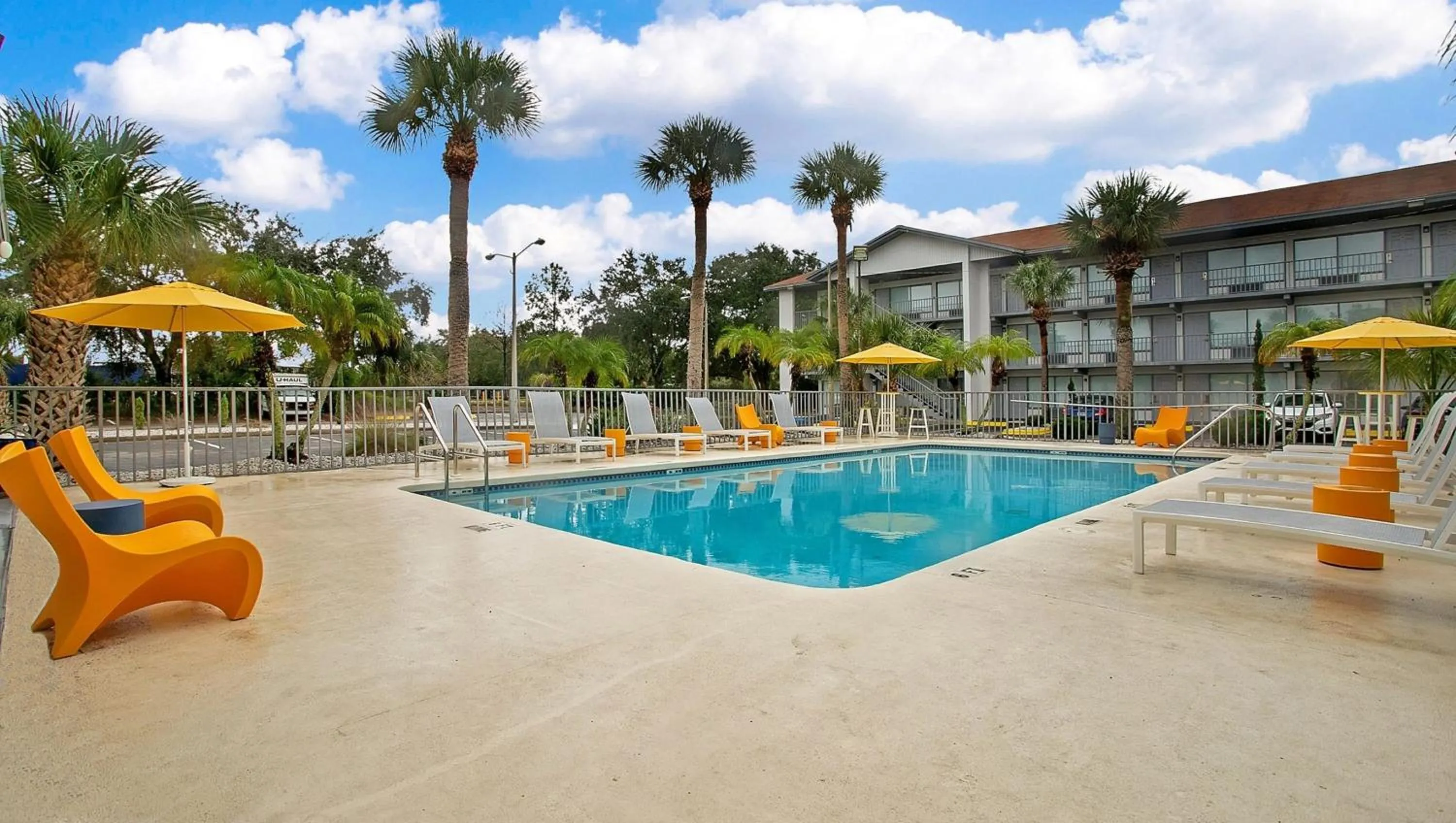 Swimming pool in Home 1 Suites Extended Stay - Kissimmee
