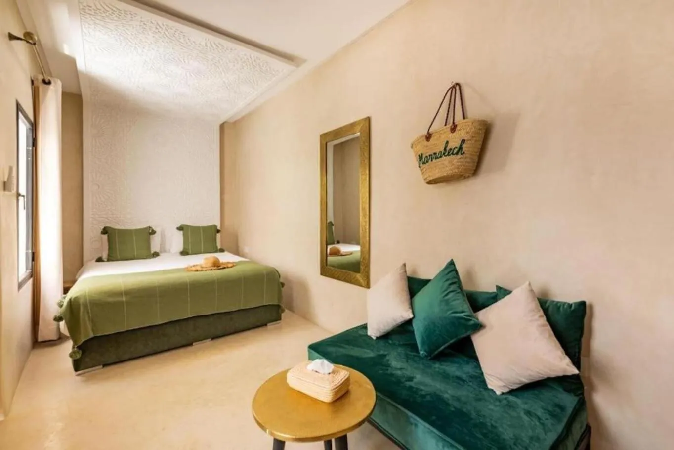 Living room, Bed in Riad Olika
