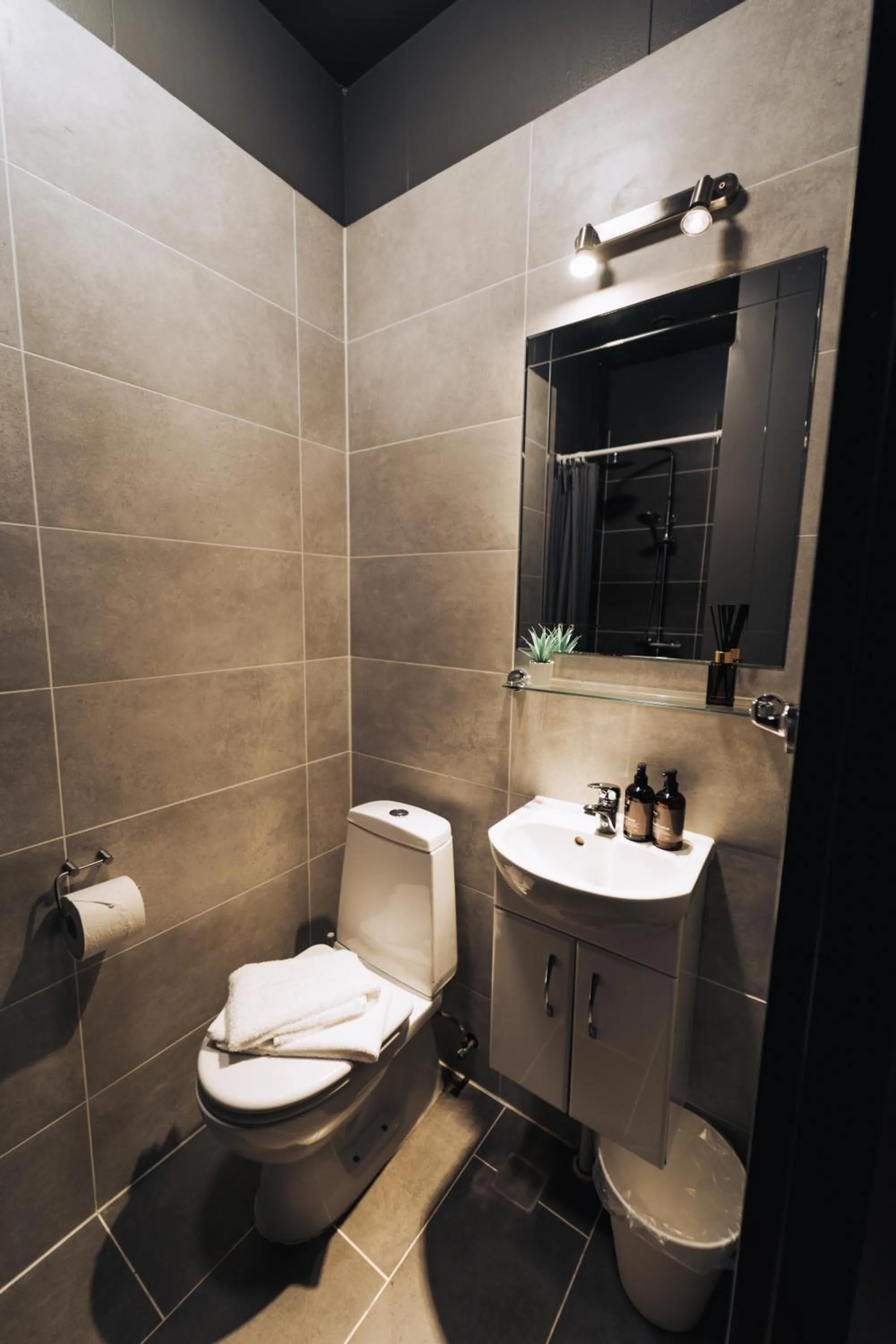 Shower in Brim Hotel