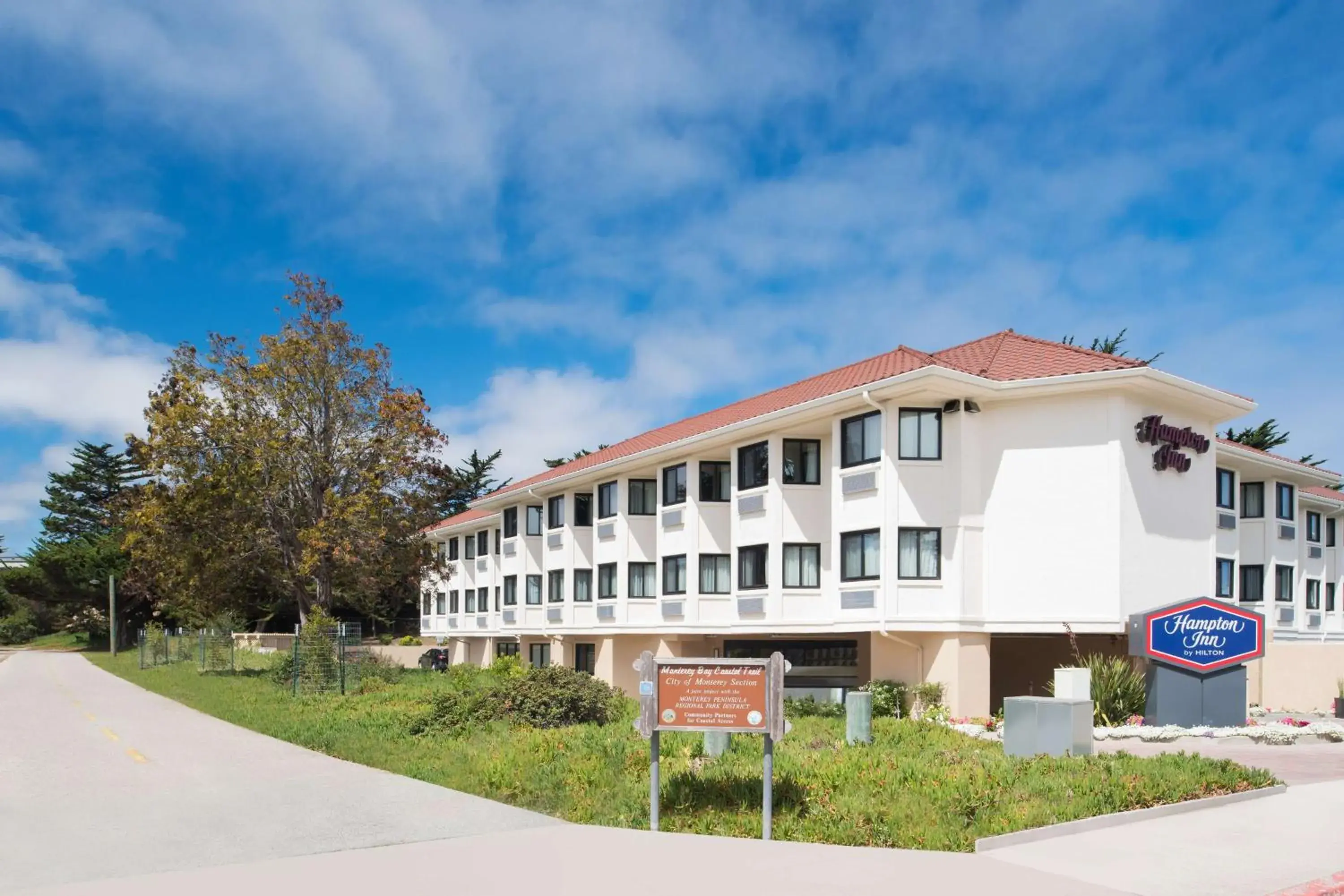 Property building in Hampton Inn Monterey Property building in Hampton Inn Monterey