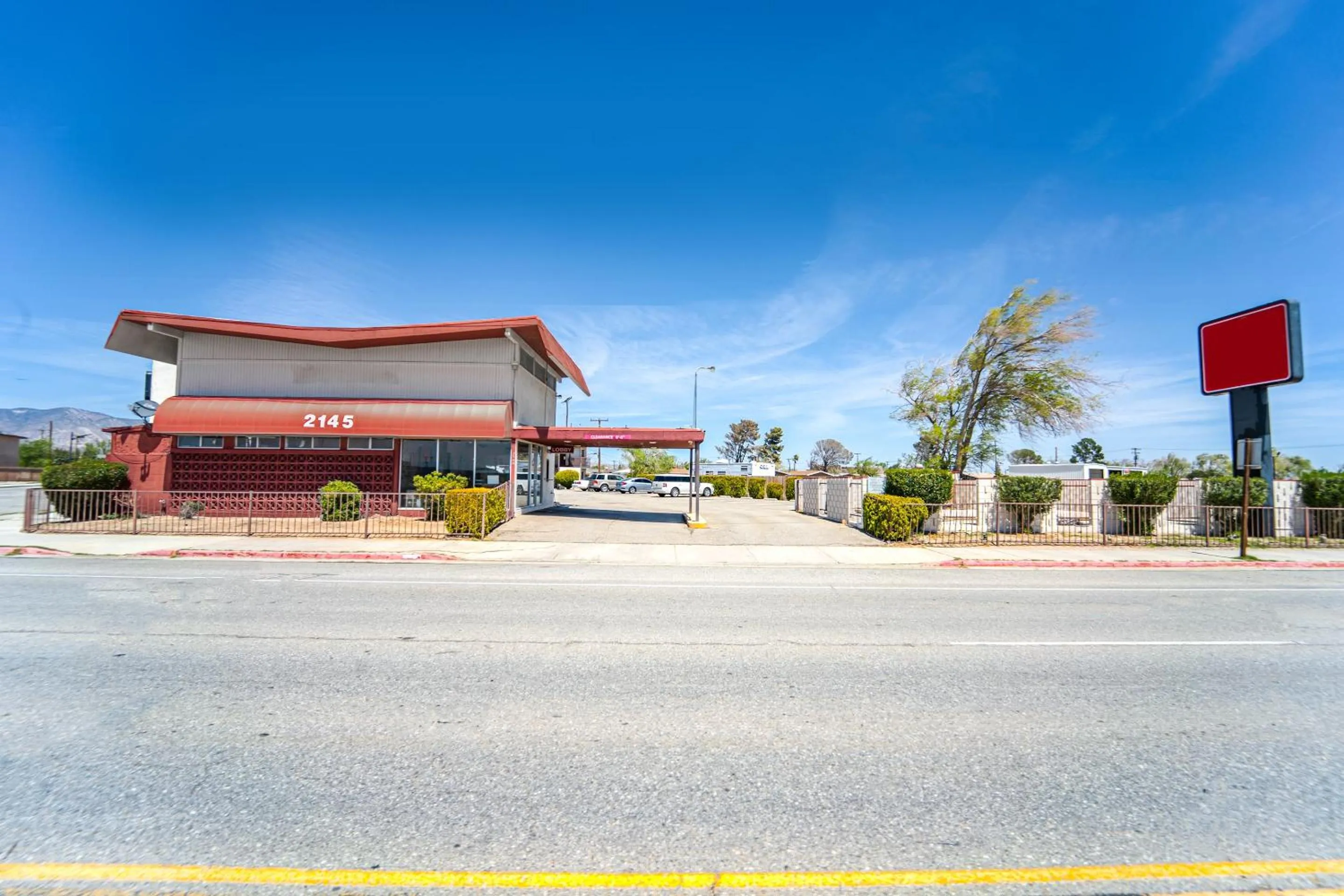 Facade/entrance in Mojave Hotel