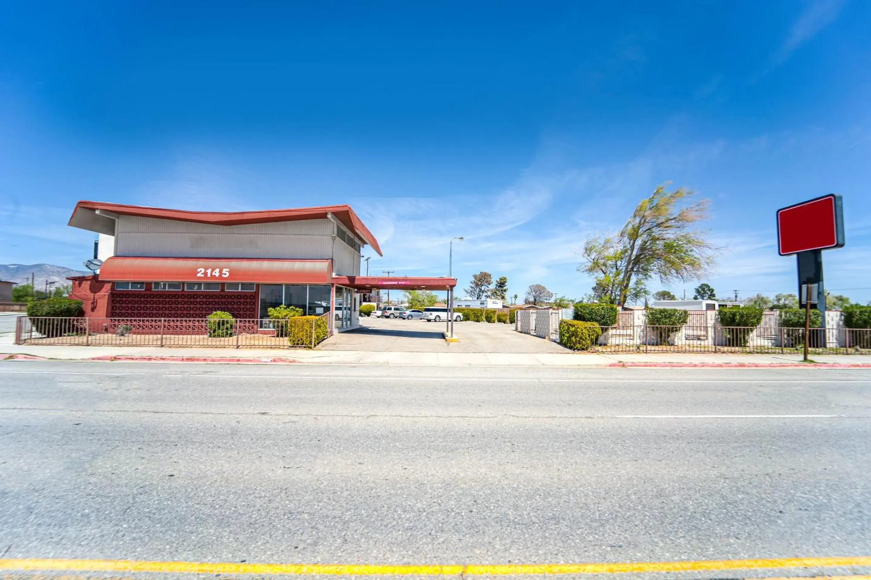 Facade/entrance in Mojave Hotel Facade/entrance in Mojave Hotel