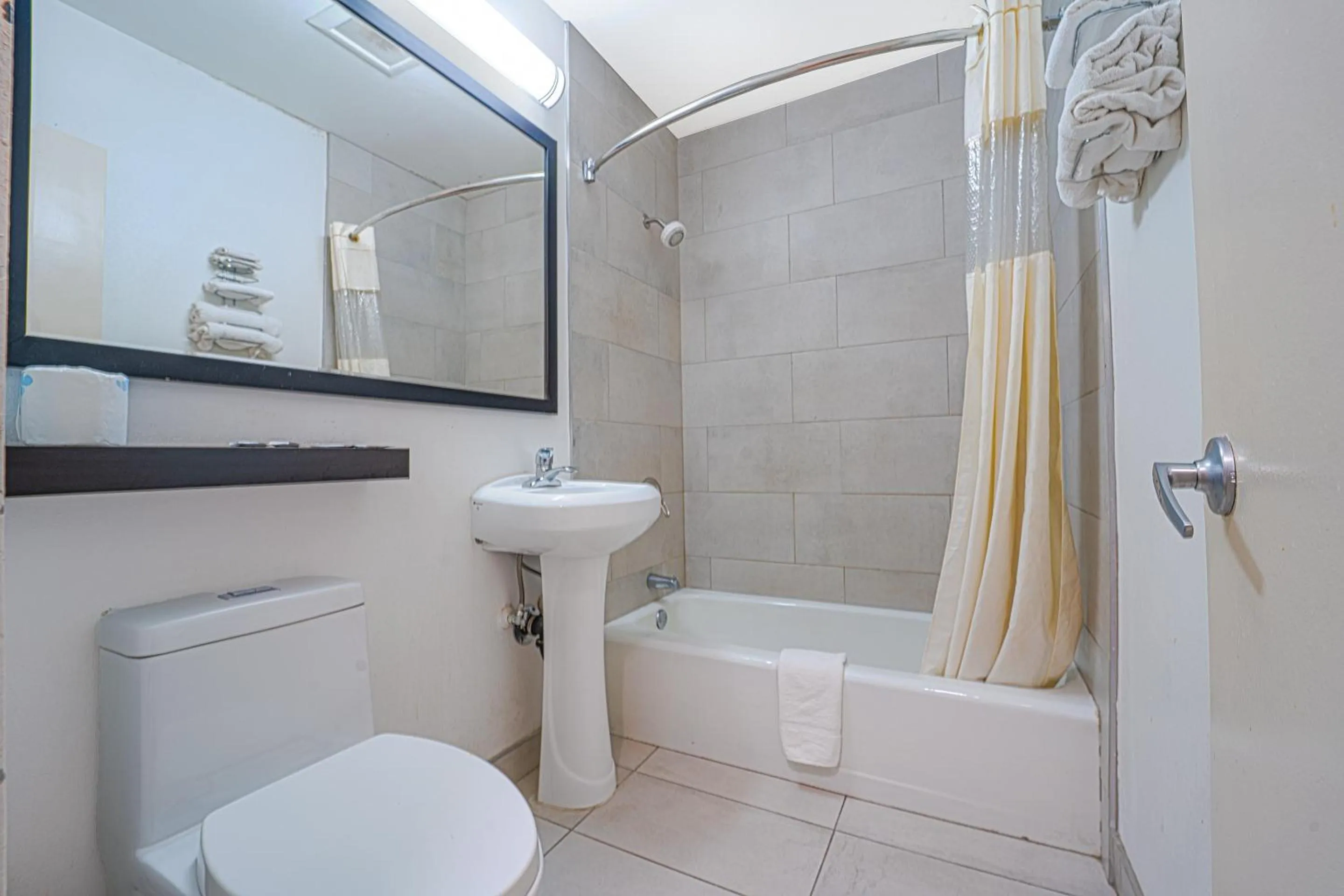 Bathroom in Mojave Hotel