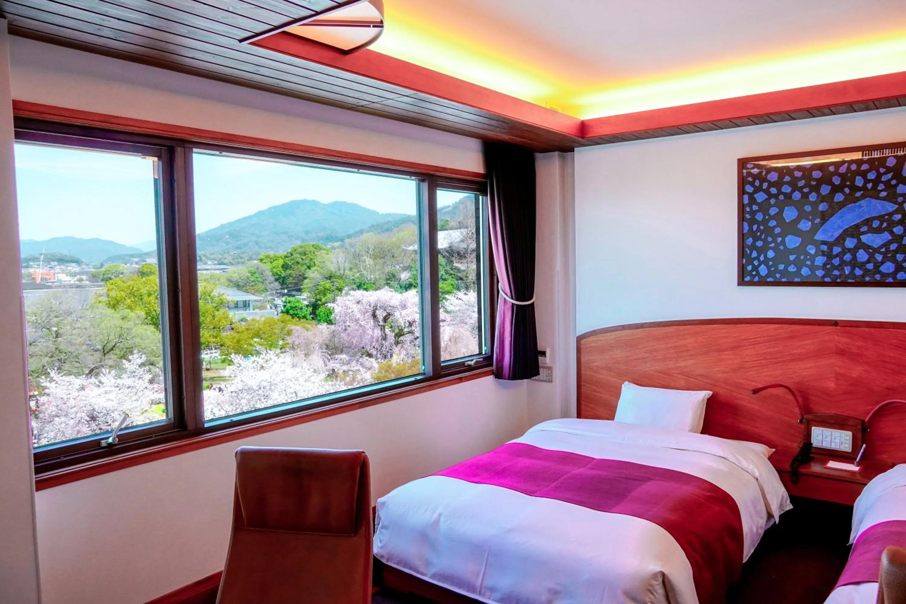 Bed in Hotel Chourakukan Kyoto Gion 長楽館 京都