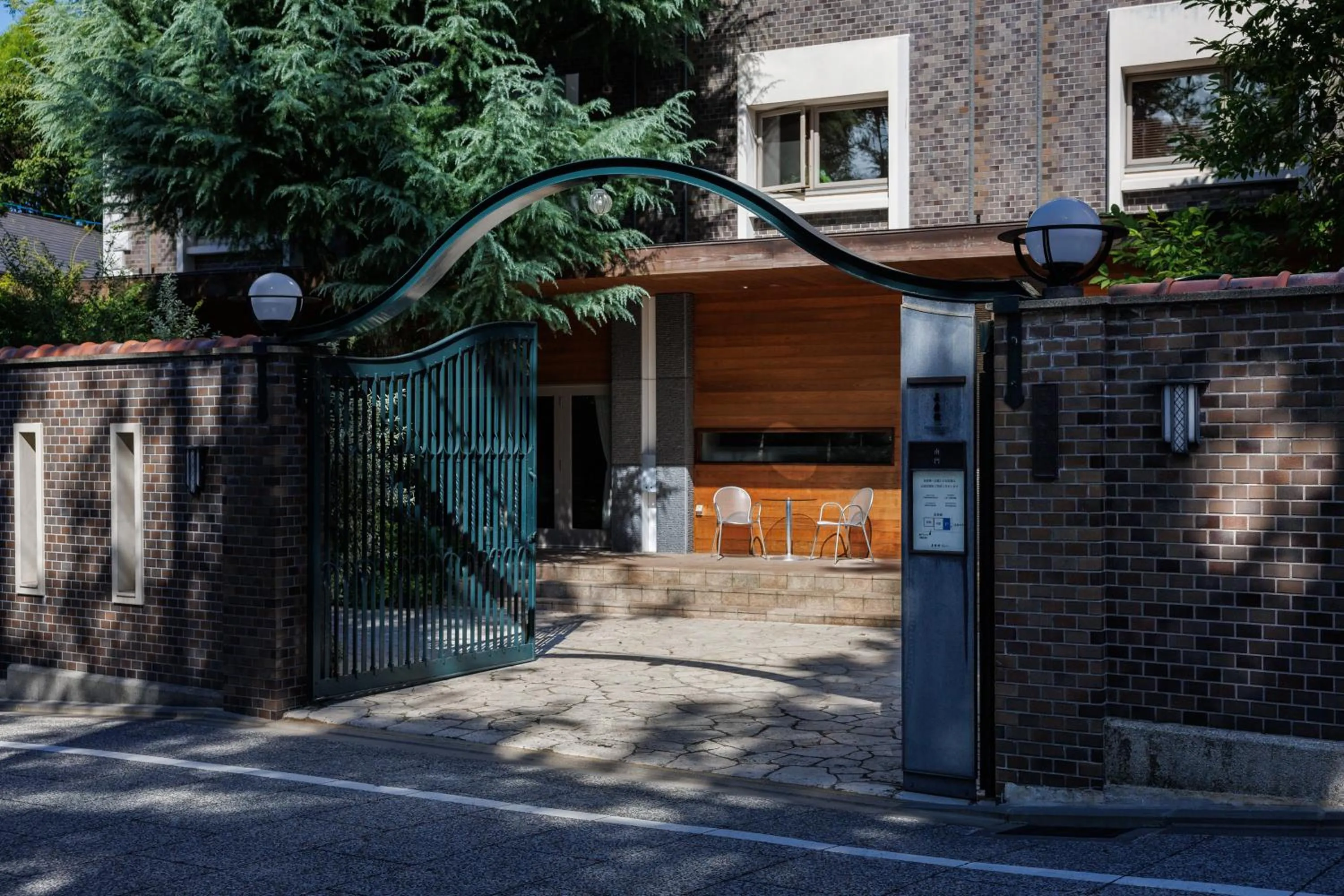 Property building in Hotel Chourakukan Kyoto Gion 長楽館 京都