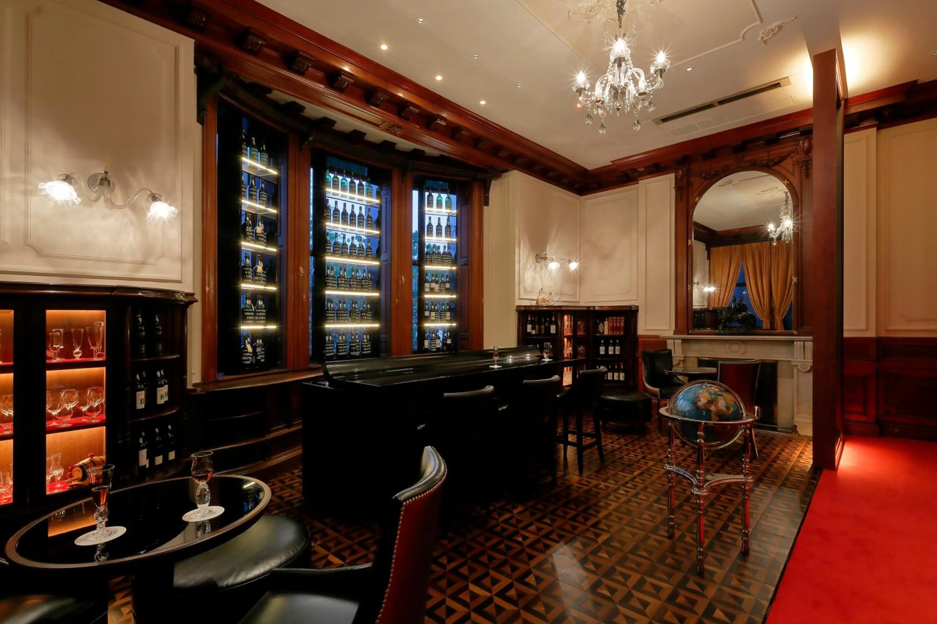 Lounge or bar in Hotel Chourakukan Kyoto Gion 長楽館 京都