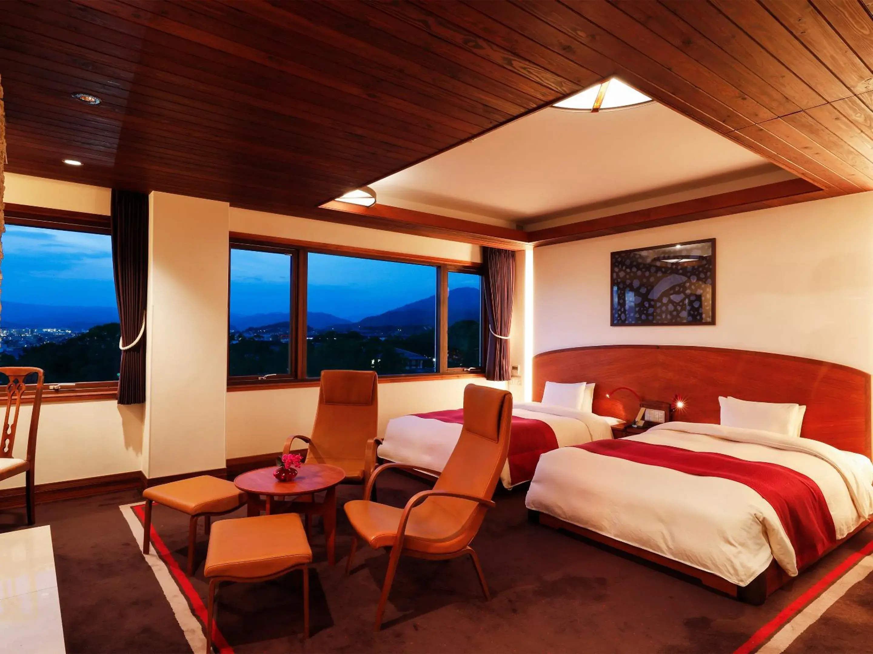 Photo of the whole room, Bed in Hotel Chourakukan Kyoto Gion 長楽館 京都 Photo of the whole room, Bed in Hotel Chourakukan Kyoto Gion 長楽館 京都