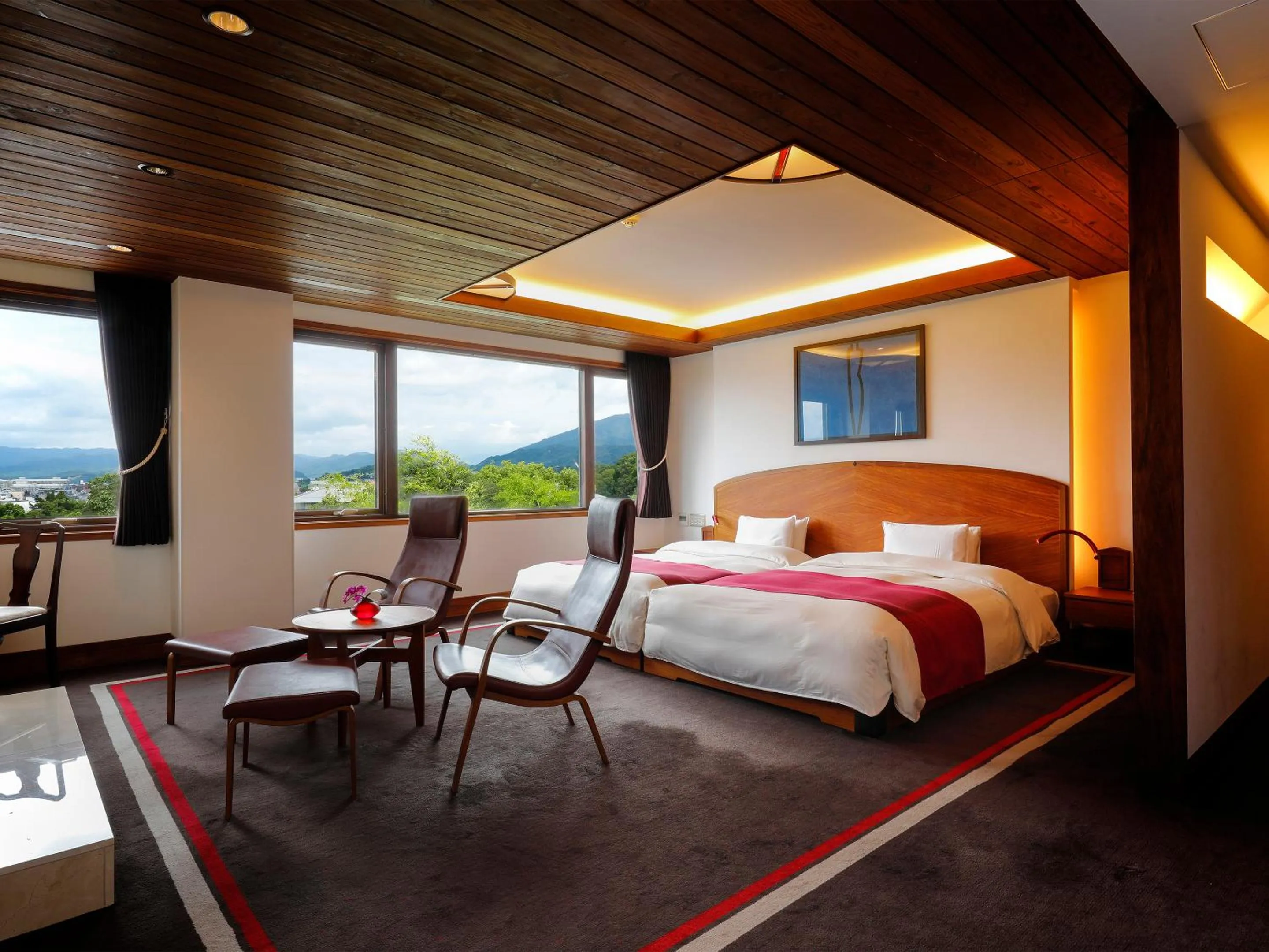 Photo of the whole room, Bed in Hotel Chourakukan Kyoto Gion 長楽館 京都