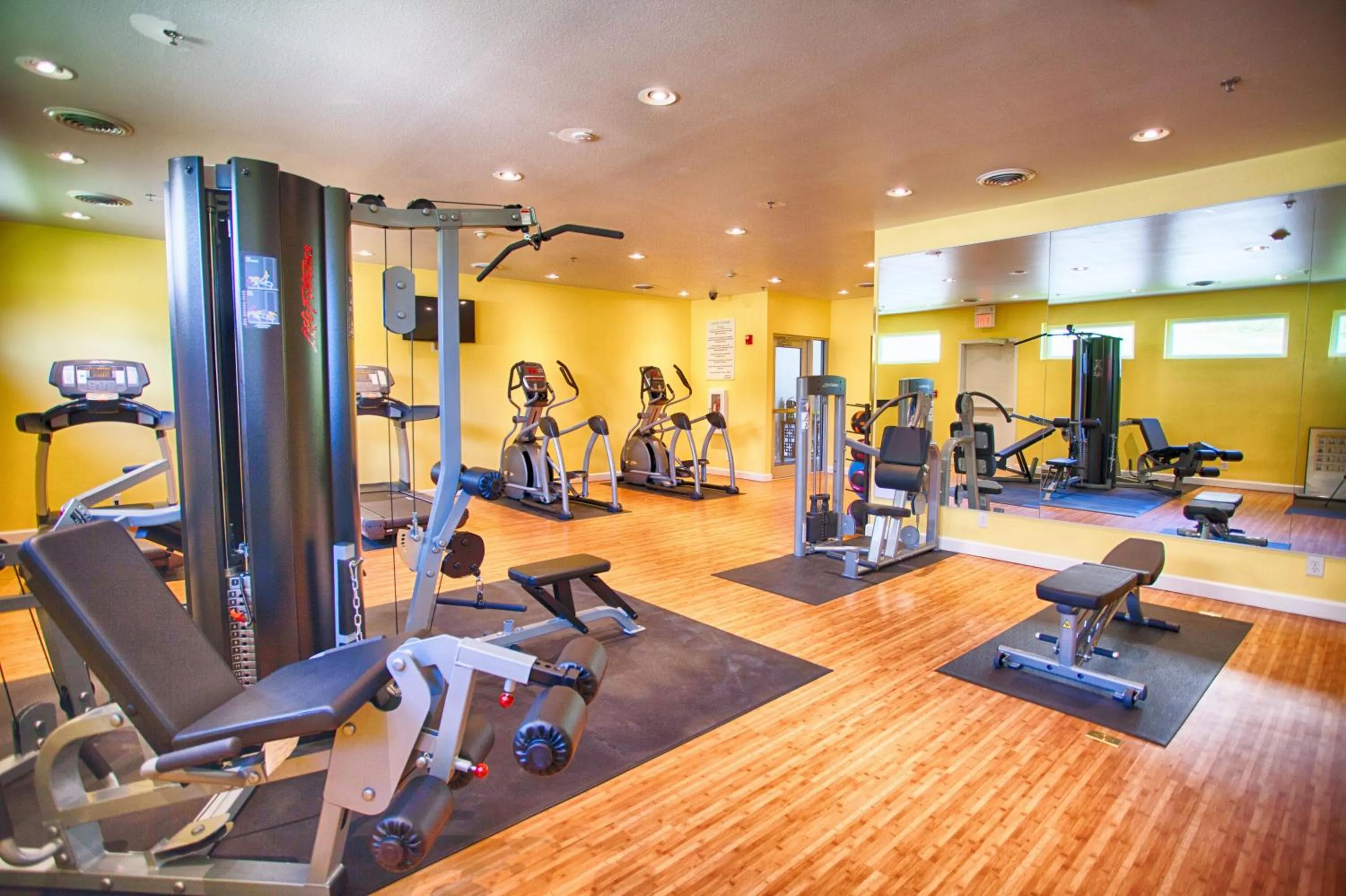 Fitness centre/facilities in Z Loft Extended Stay Hotel