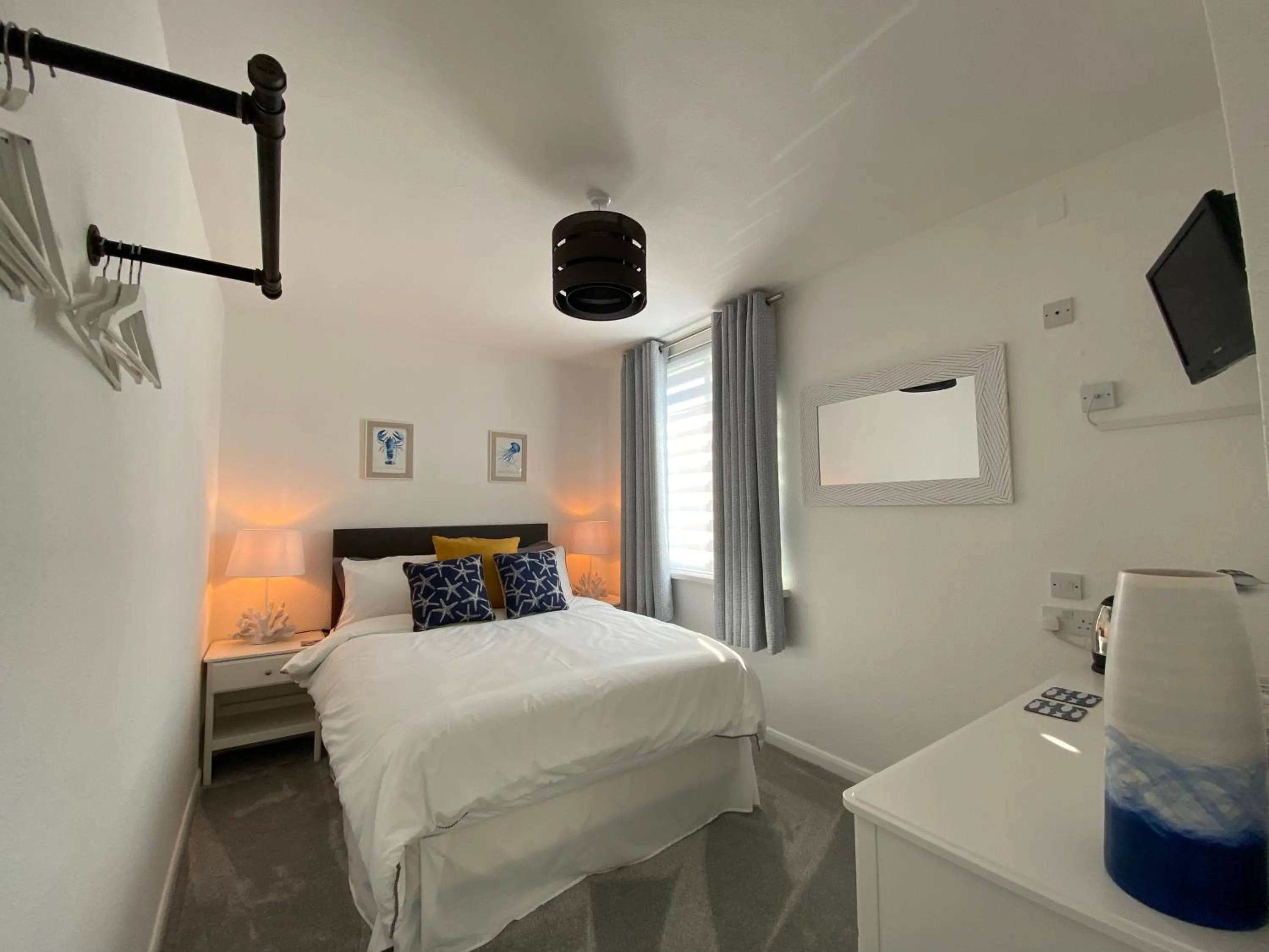 Bed in Rooms At Babbacombe