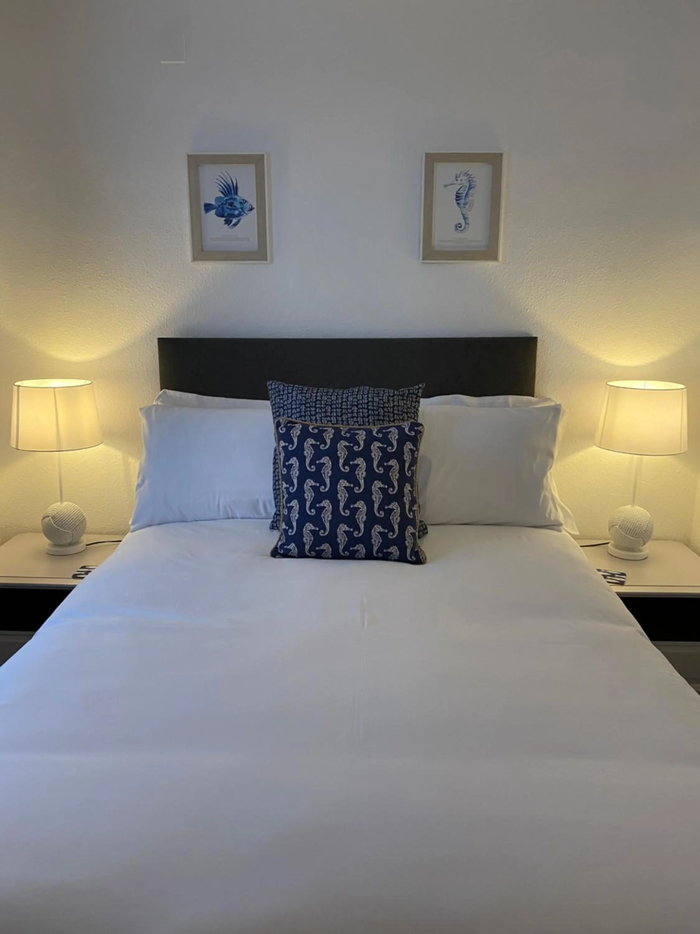 Bed in Rooms At Babbacombe