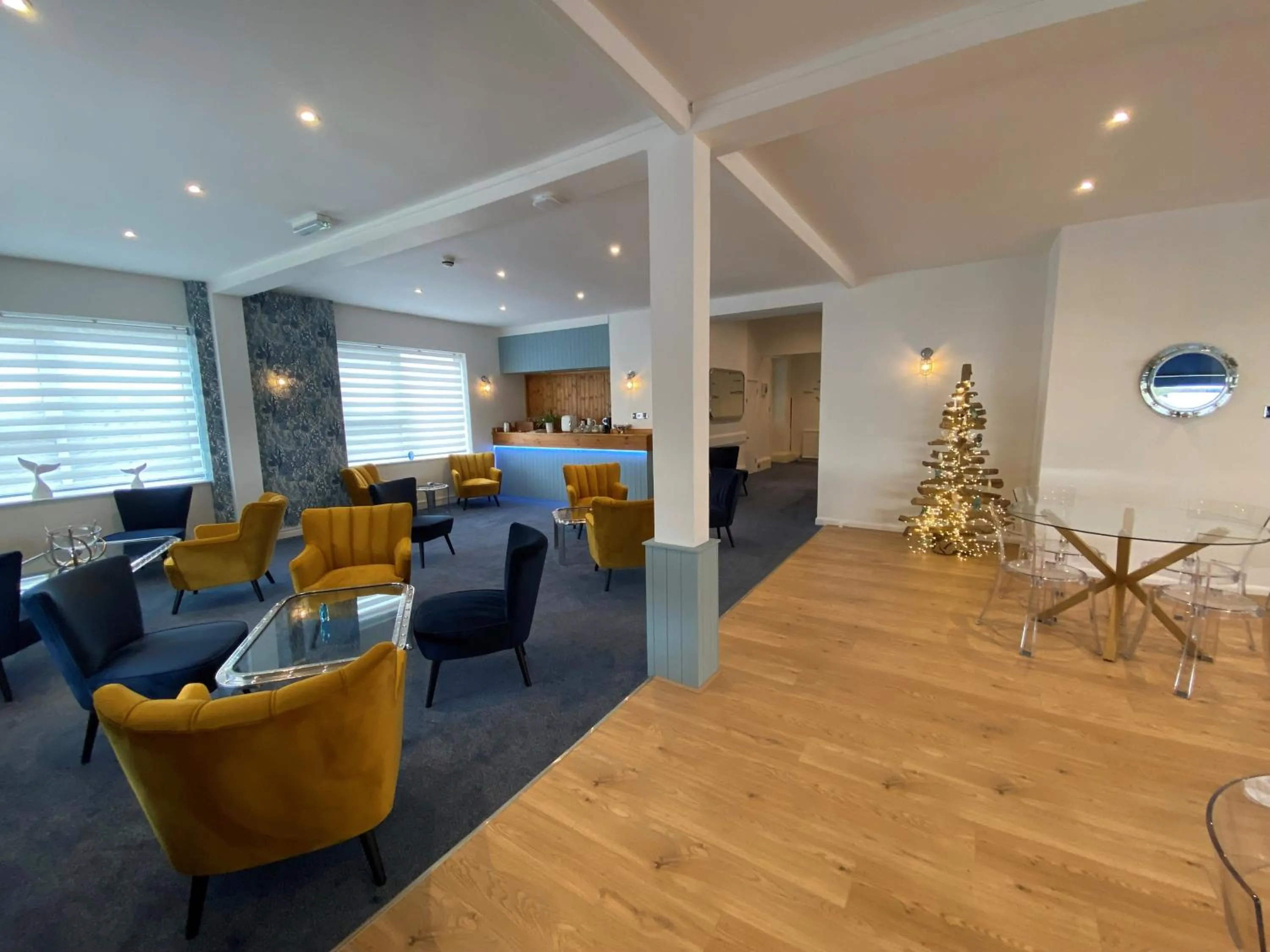 Seating area in Rooms At Babbacombe