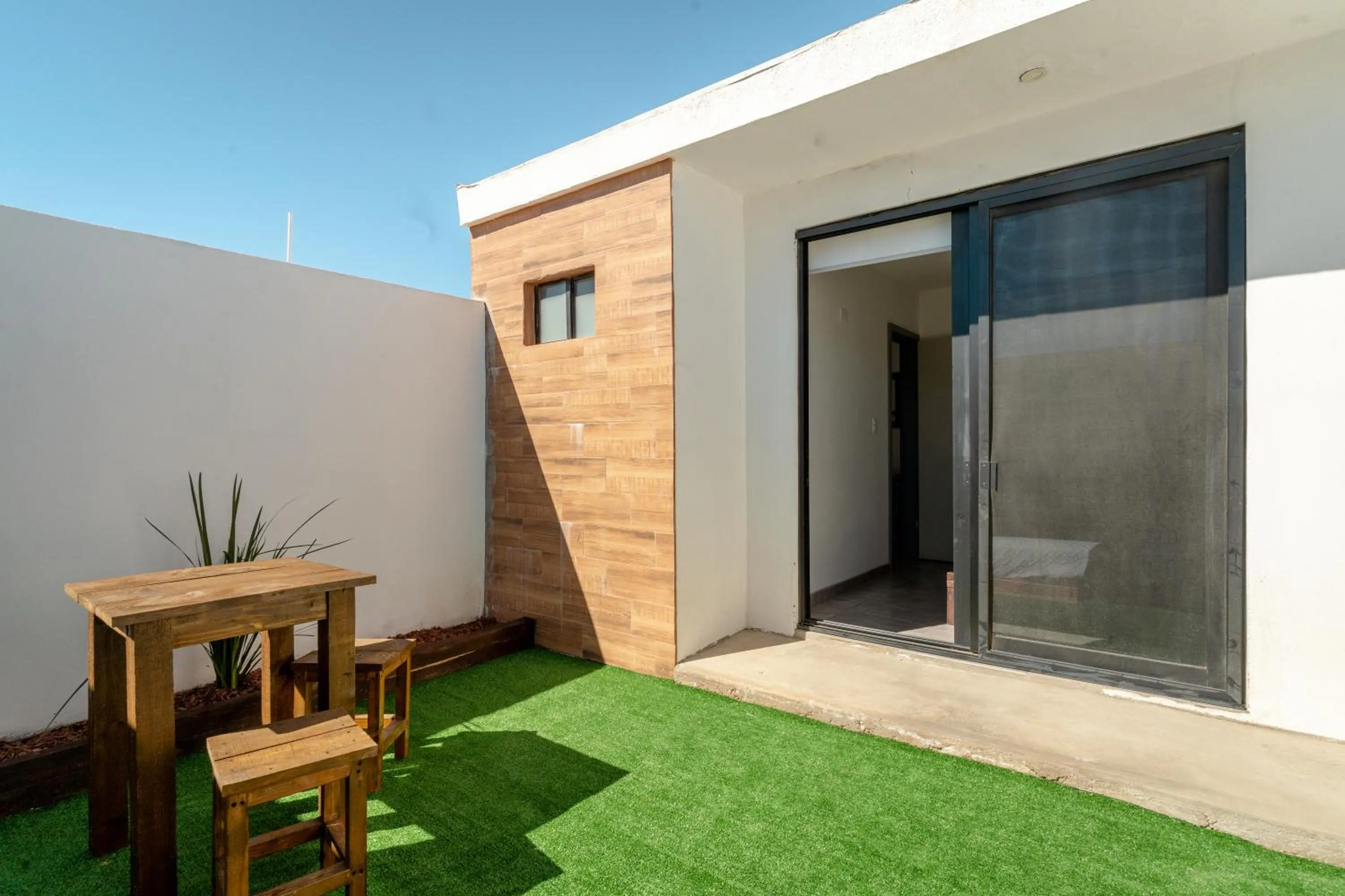 Collins Village Hotel Boutique