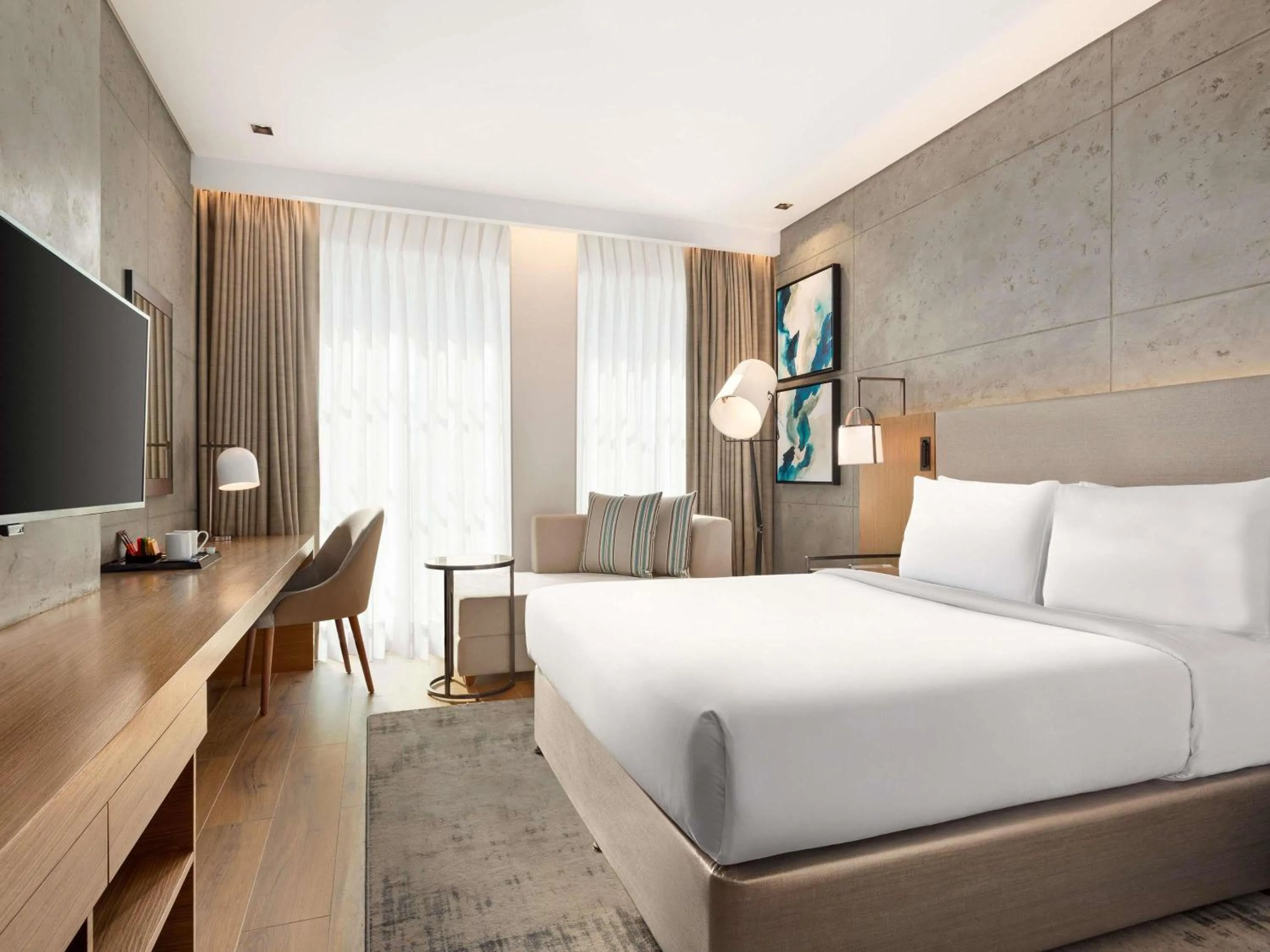 Bedroom, Bed in Mercure Dubai Gold District
